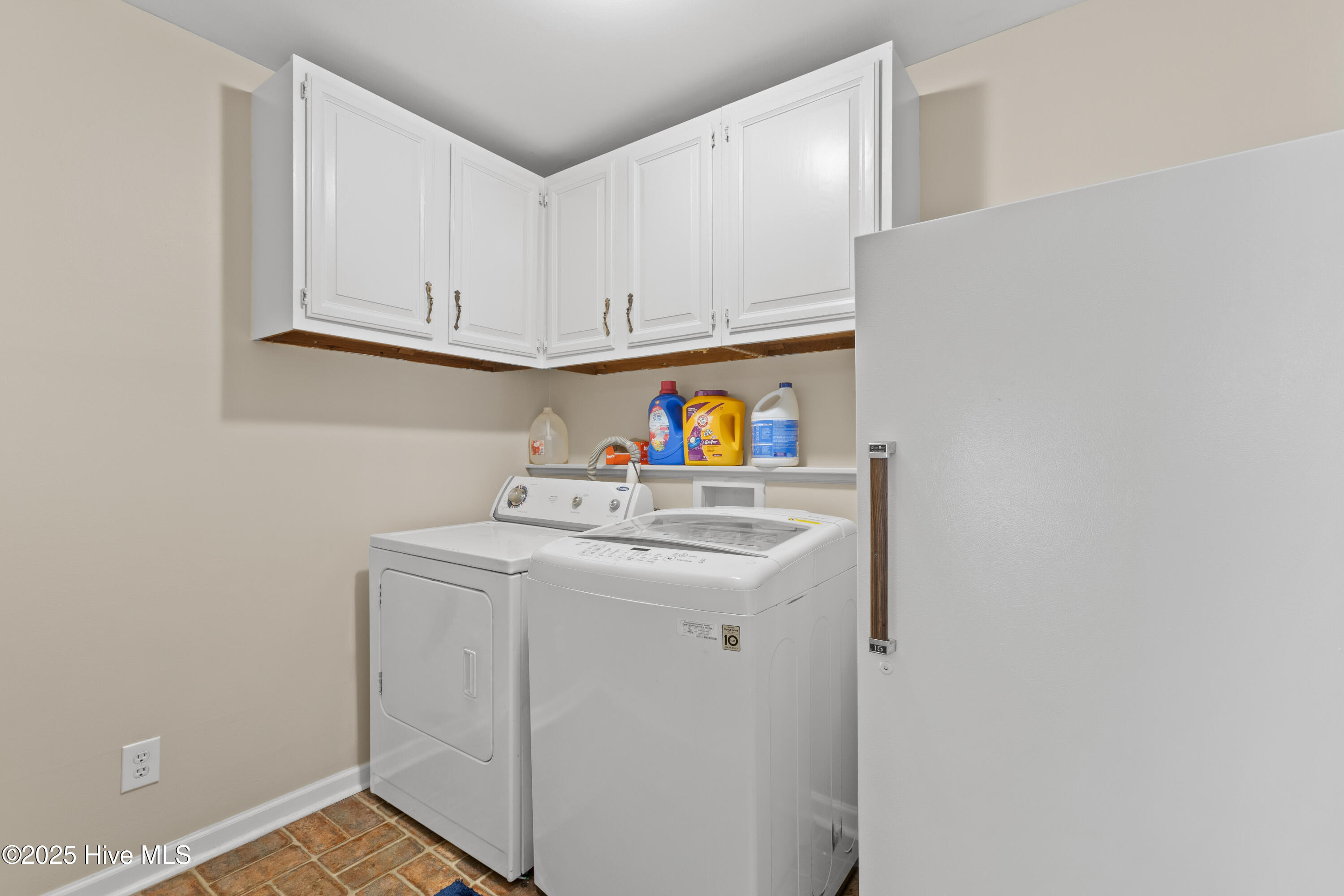 105 University Drive, Jacksonville, NC 28546 – photo 16: Laundry Room