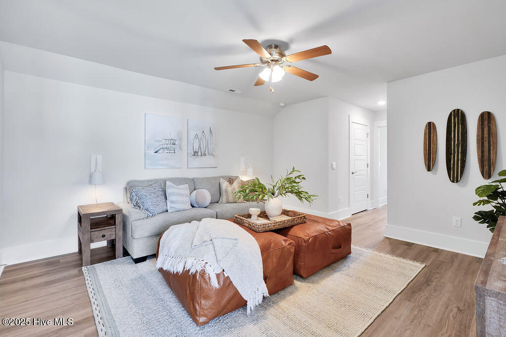 100558015 | Photo 28