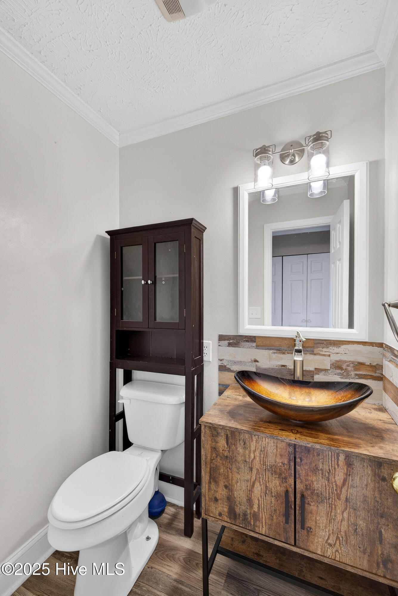 100546222 | Photo 23