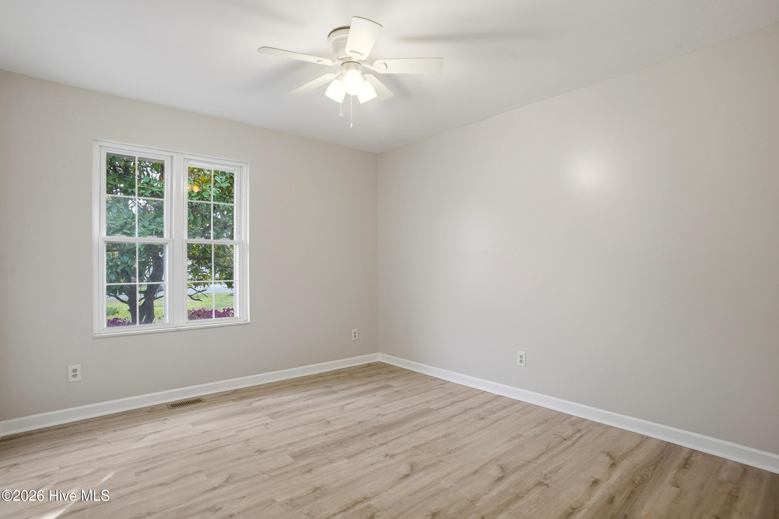 100555150 | Photo 58