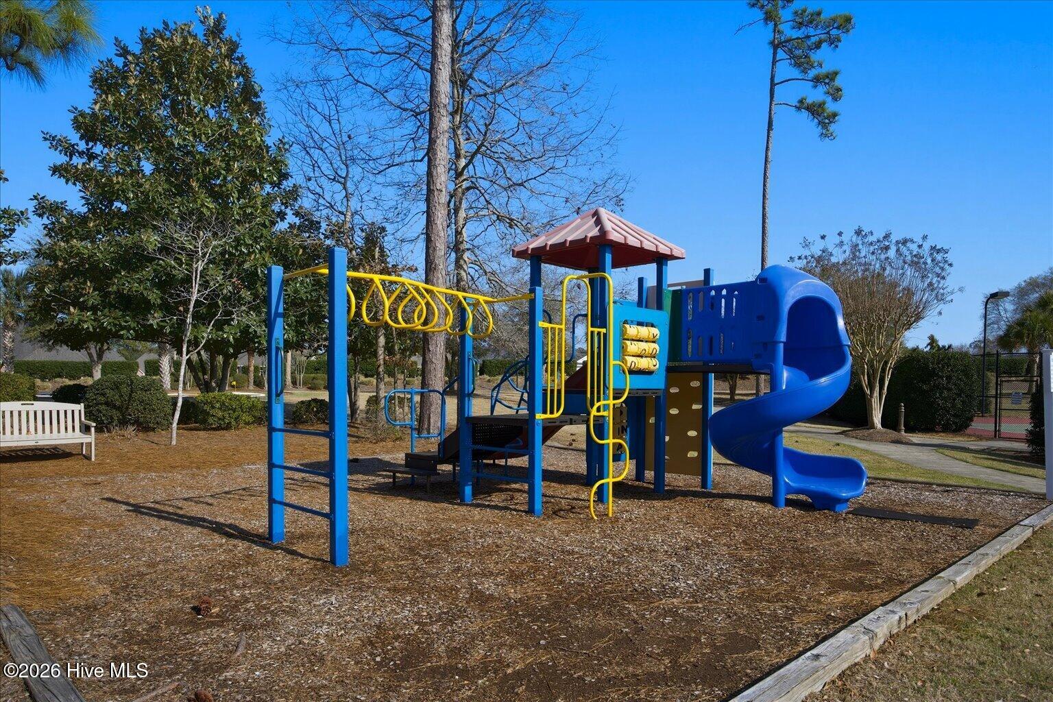 100560337 | Photo 43