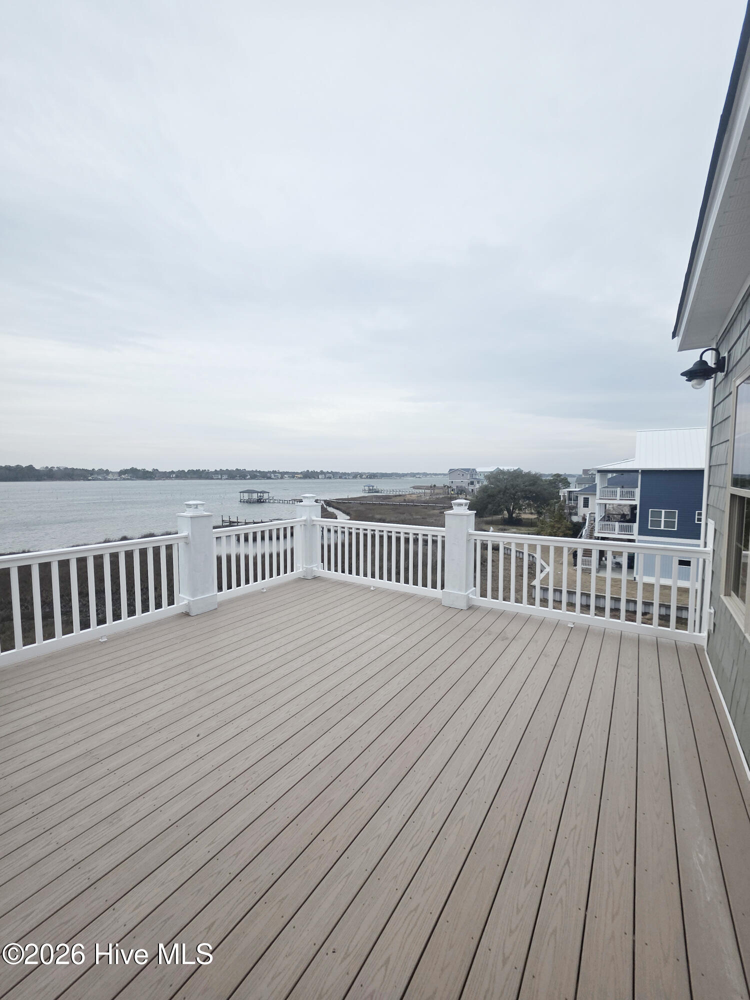 100535825 | Photo 40