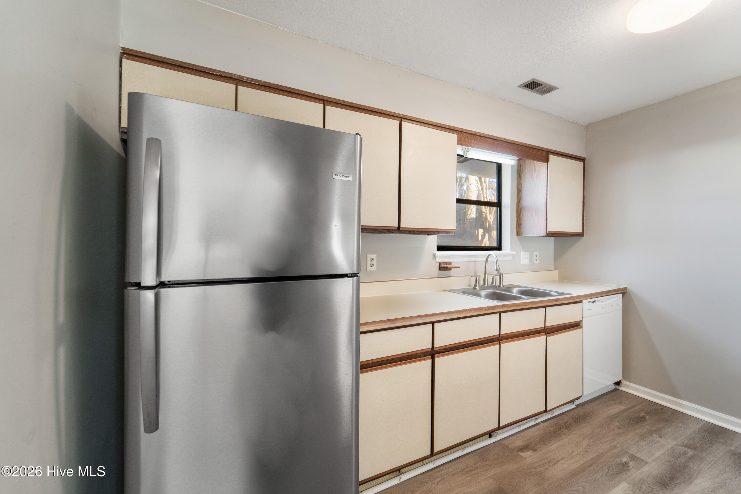 100543463 | Photo 10