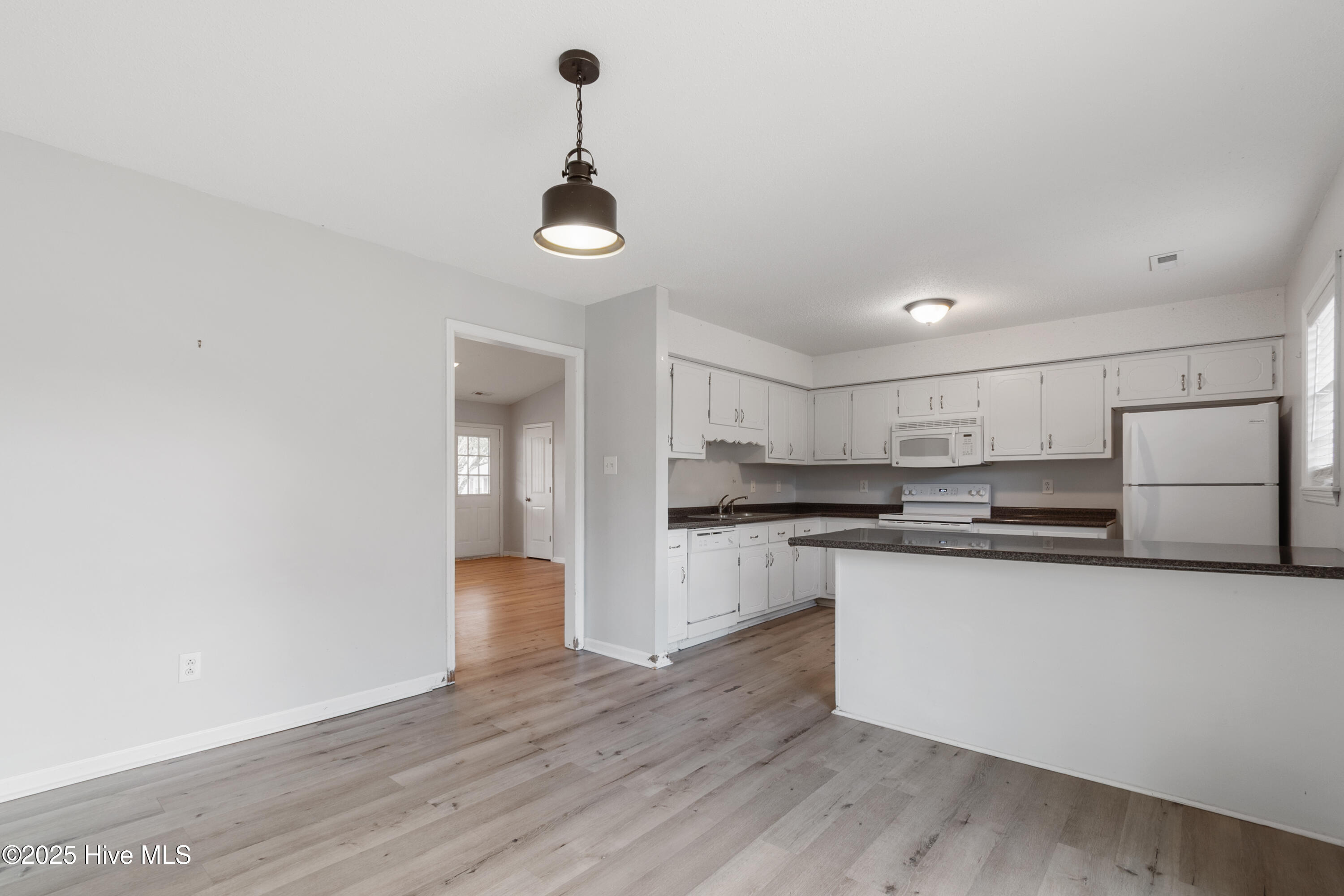 100539180 | Photo 10