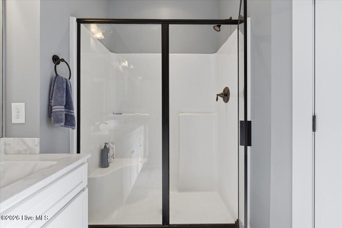 100568053 | Photo 34