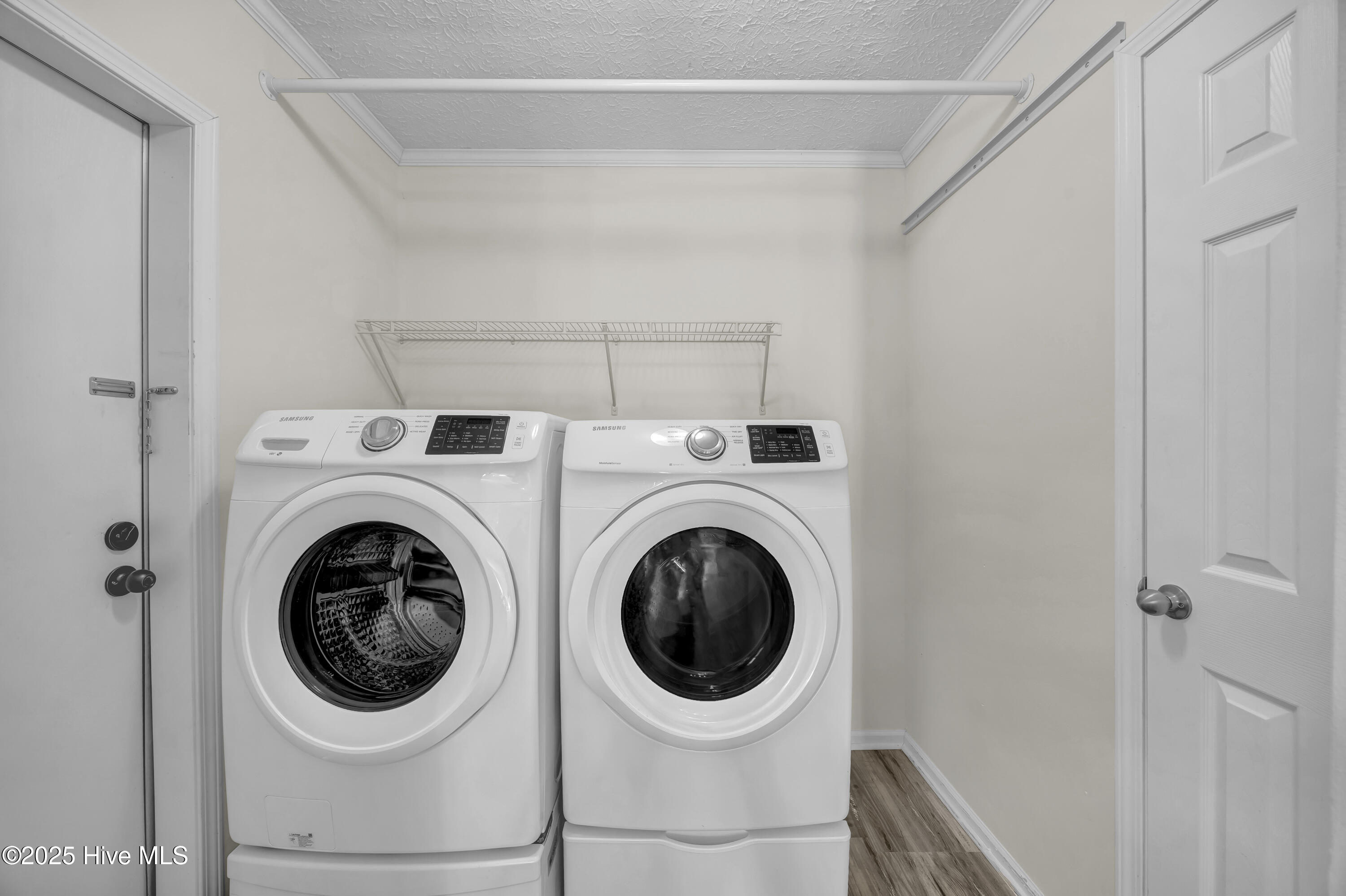 100540891 | Photo 11