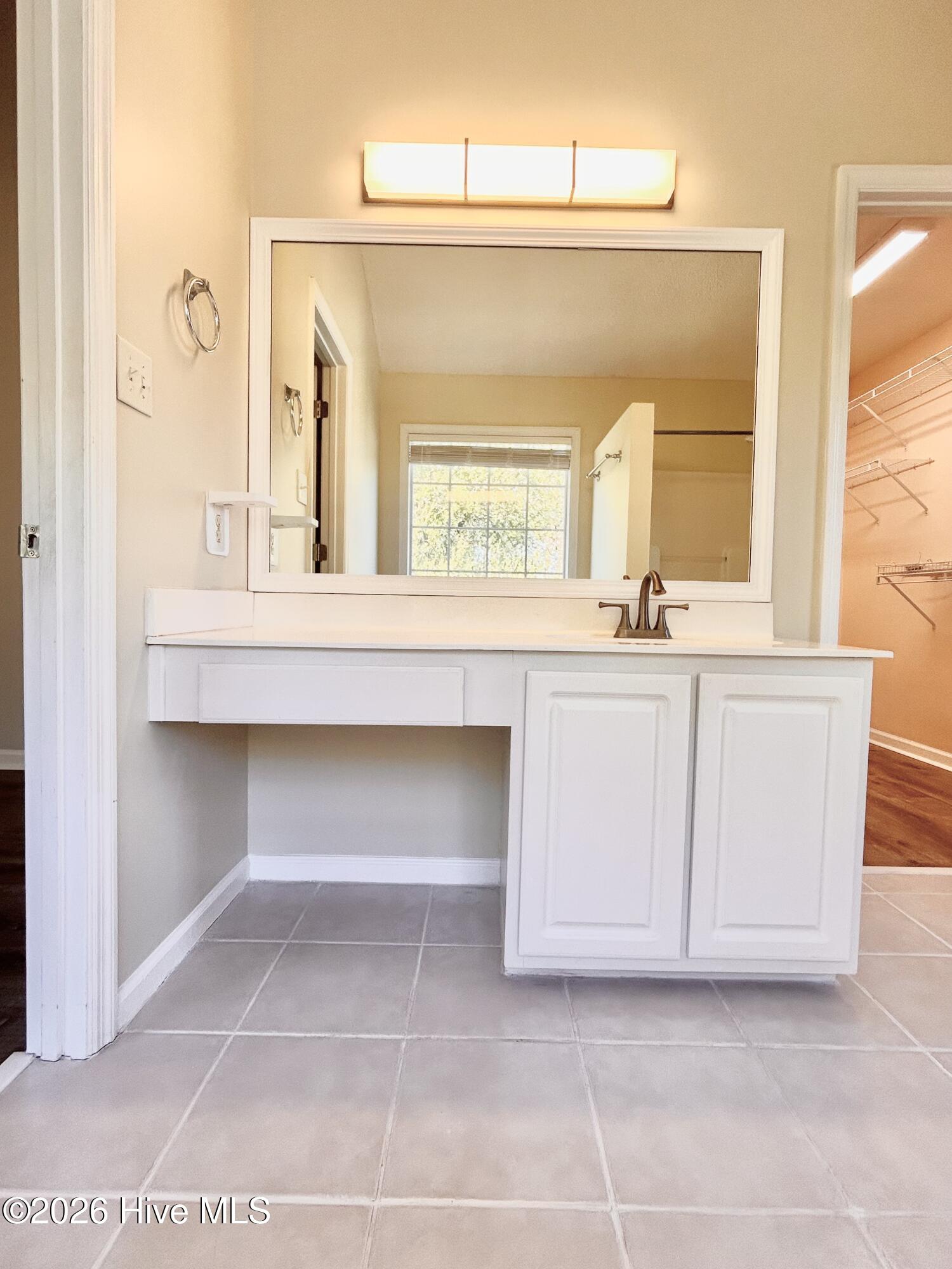 100564341 | Photo 29