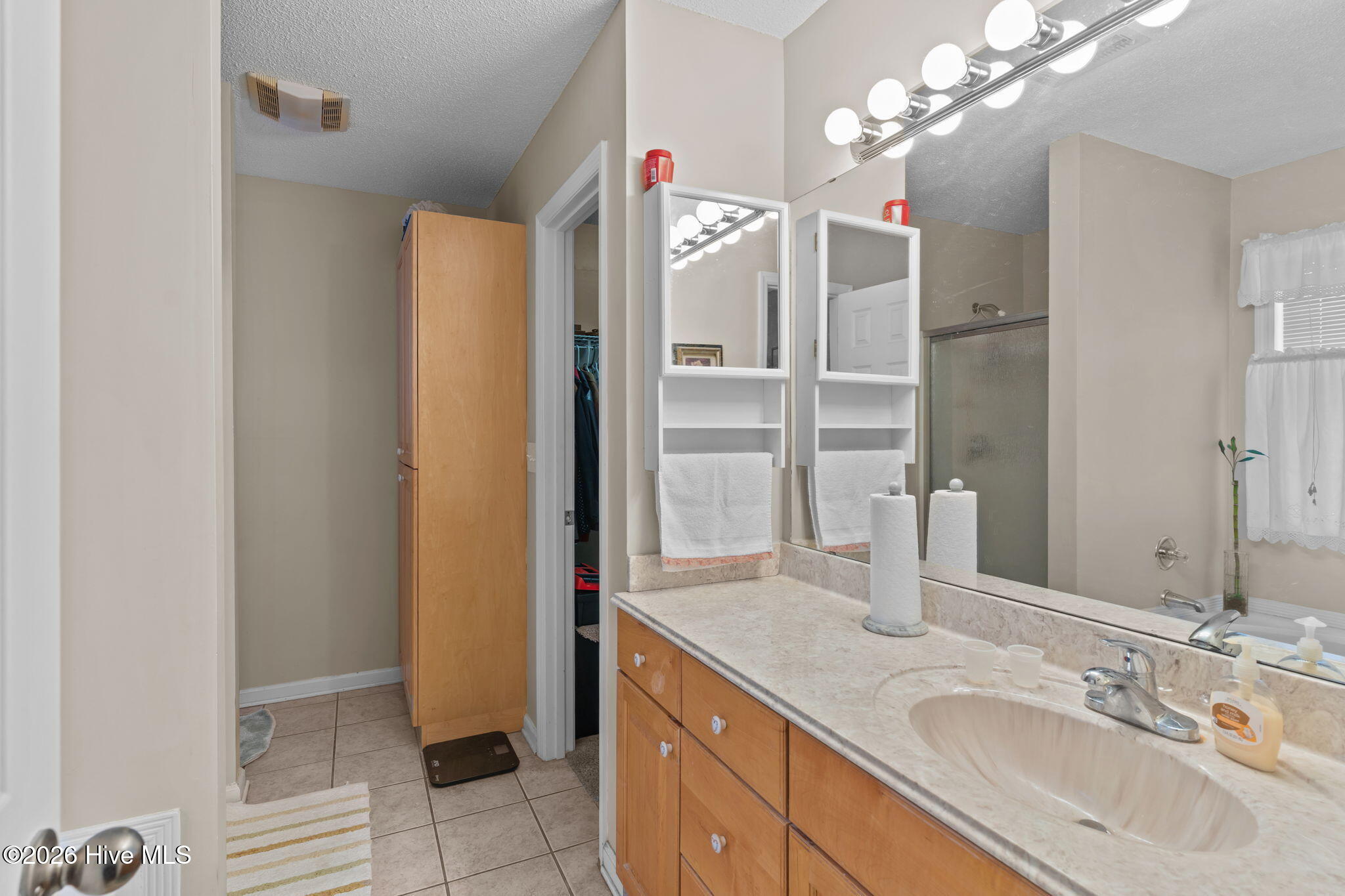 100550079 | Photo 28