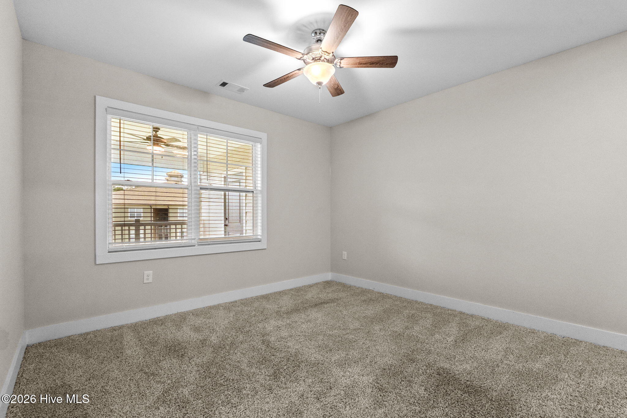 100566084 | Photo 37