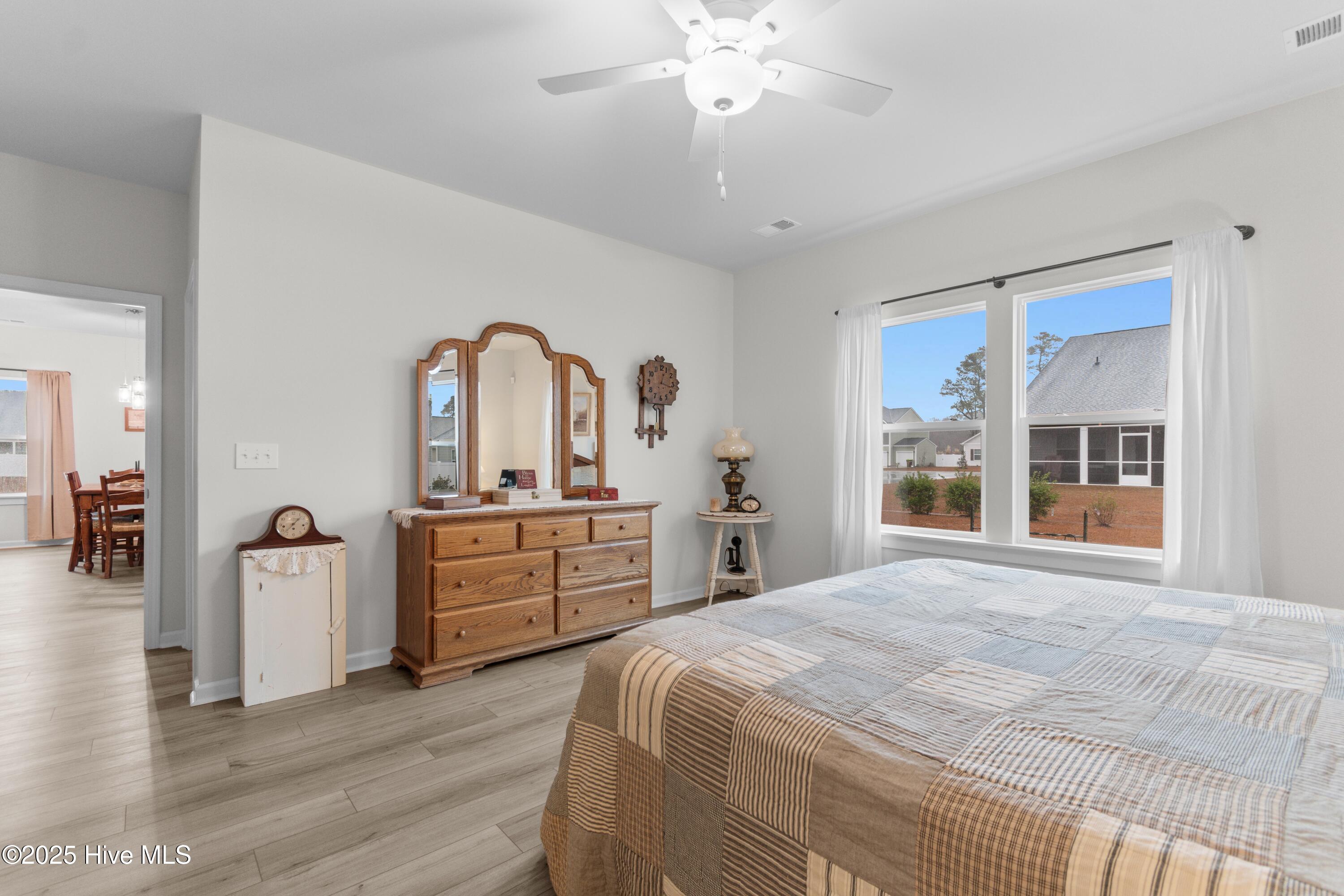 100543949 | Photo 15