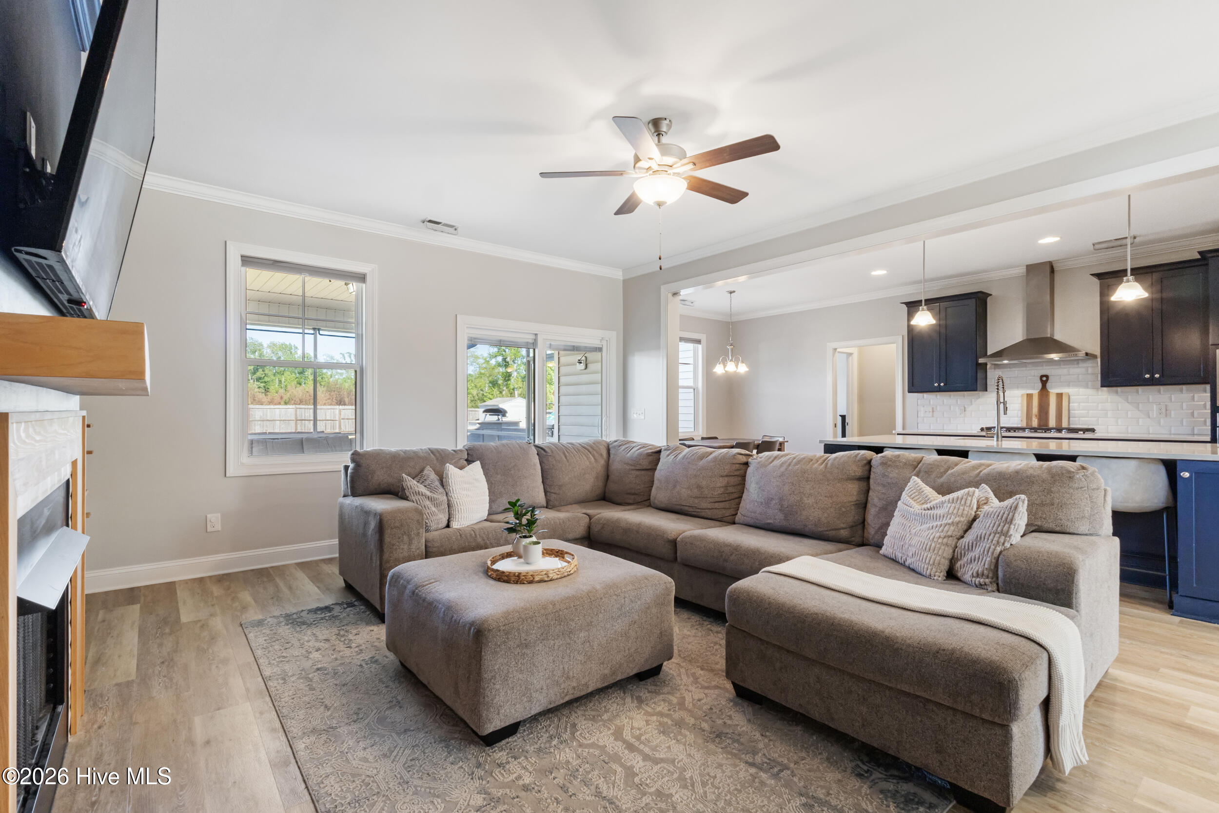 100569391 | Photo 12