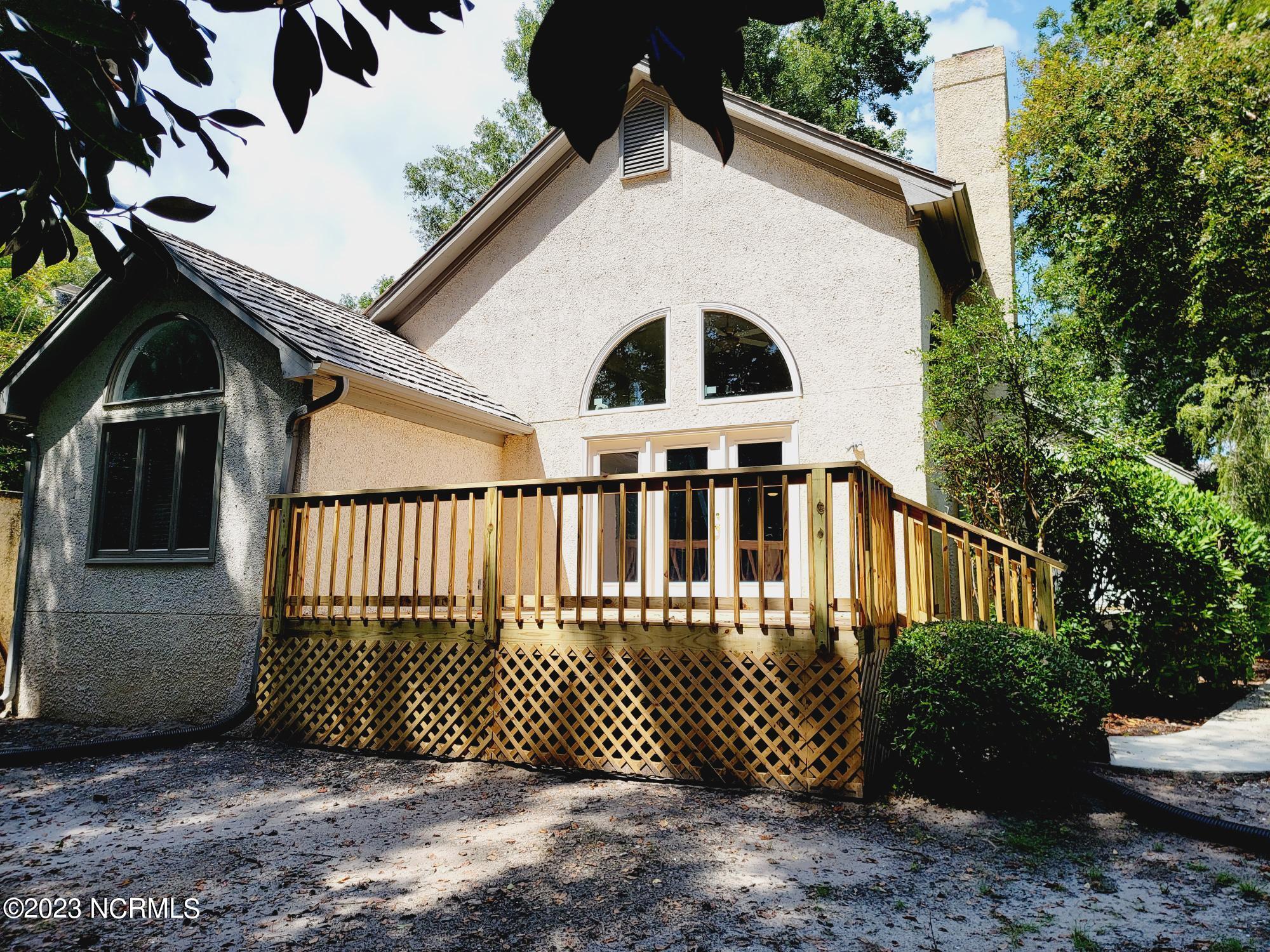 100548685 | Photo 22