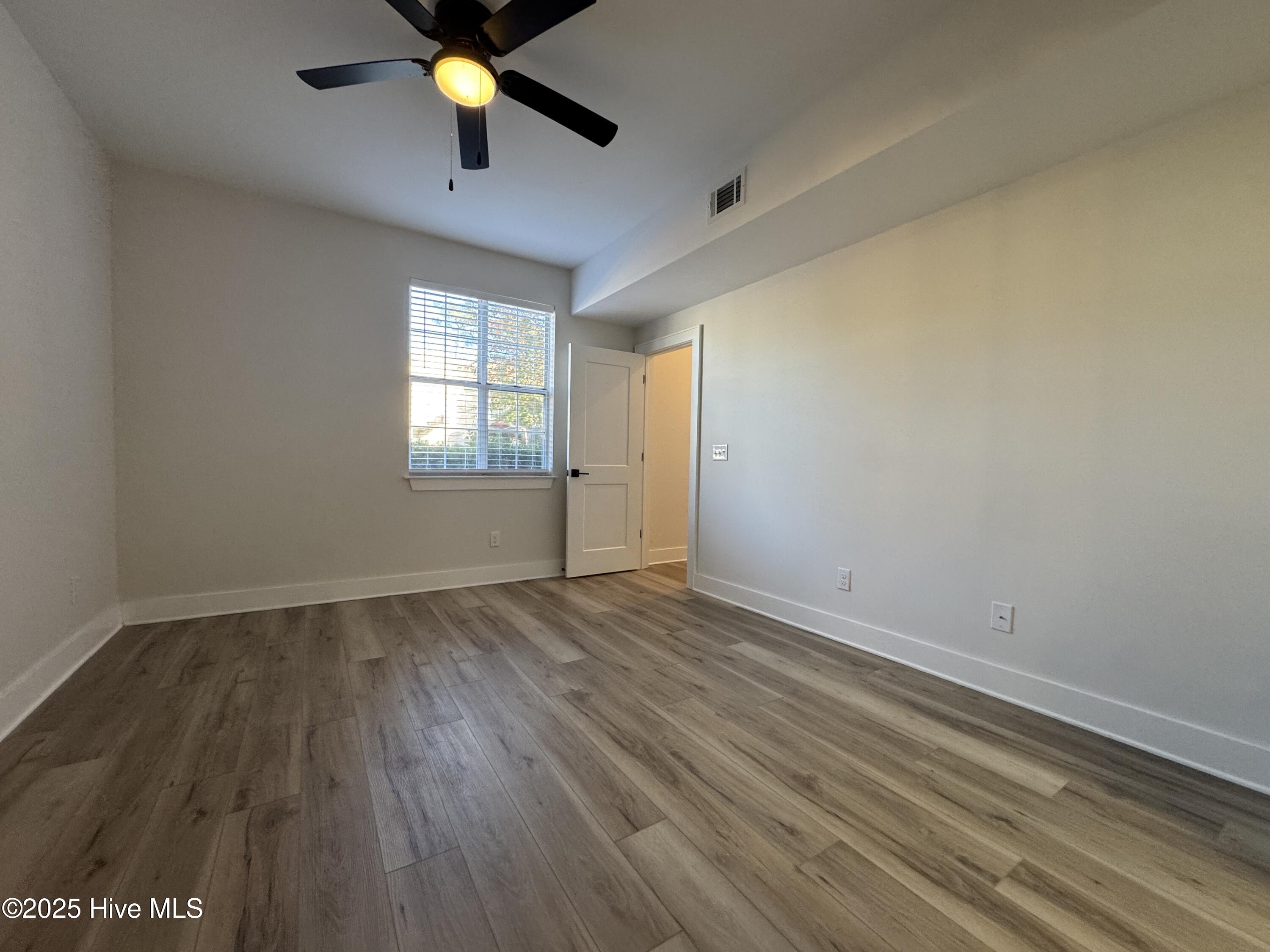 100543534 | Photo 12