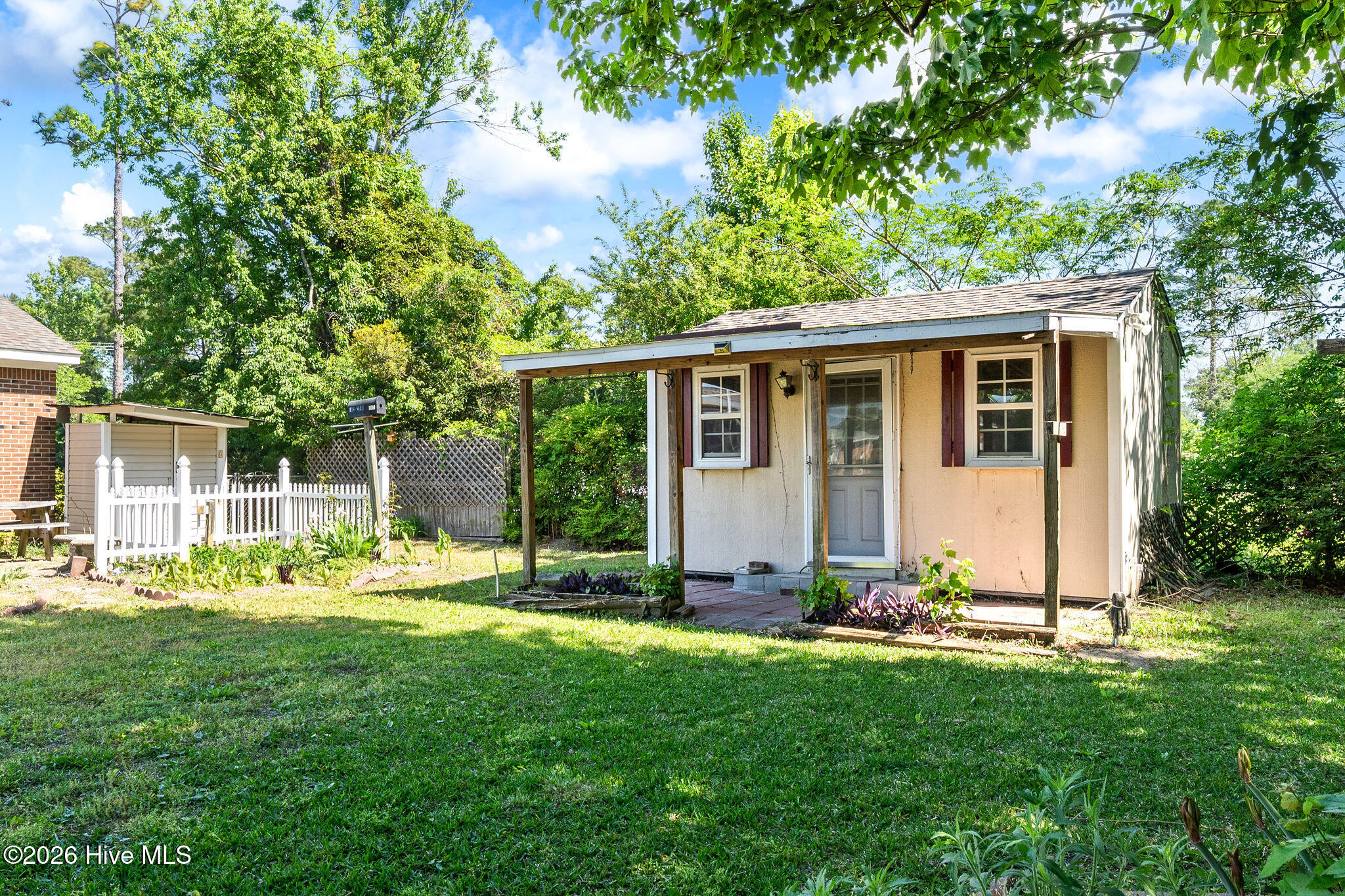 100568414 | Photo 28