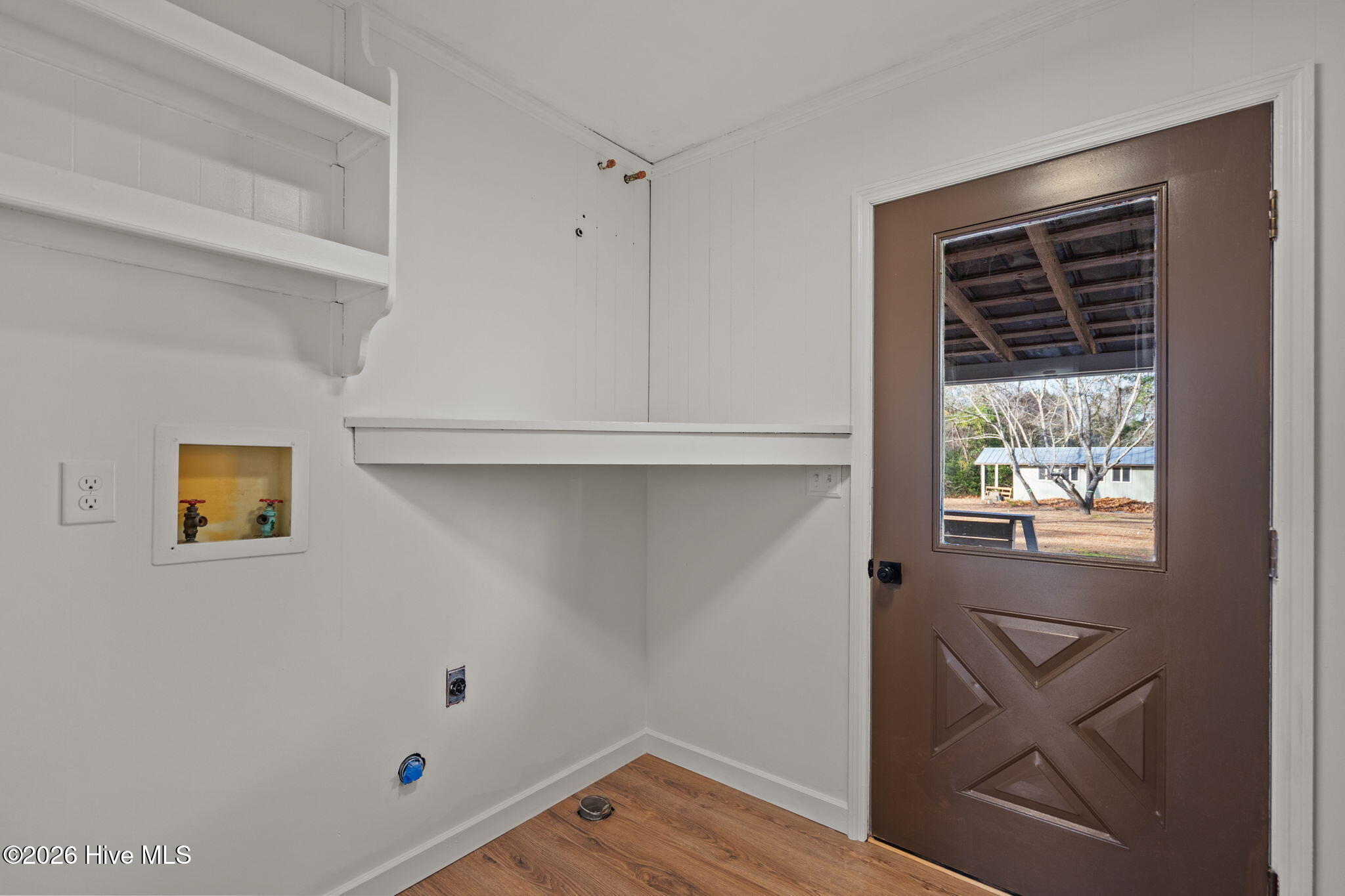 100541666 | Photo 43