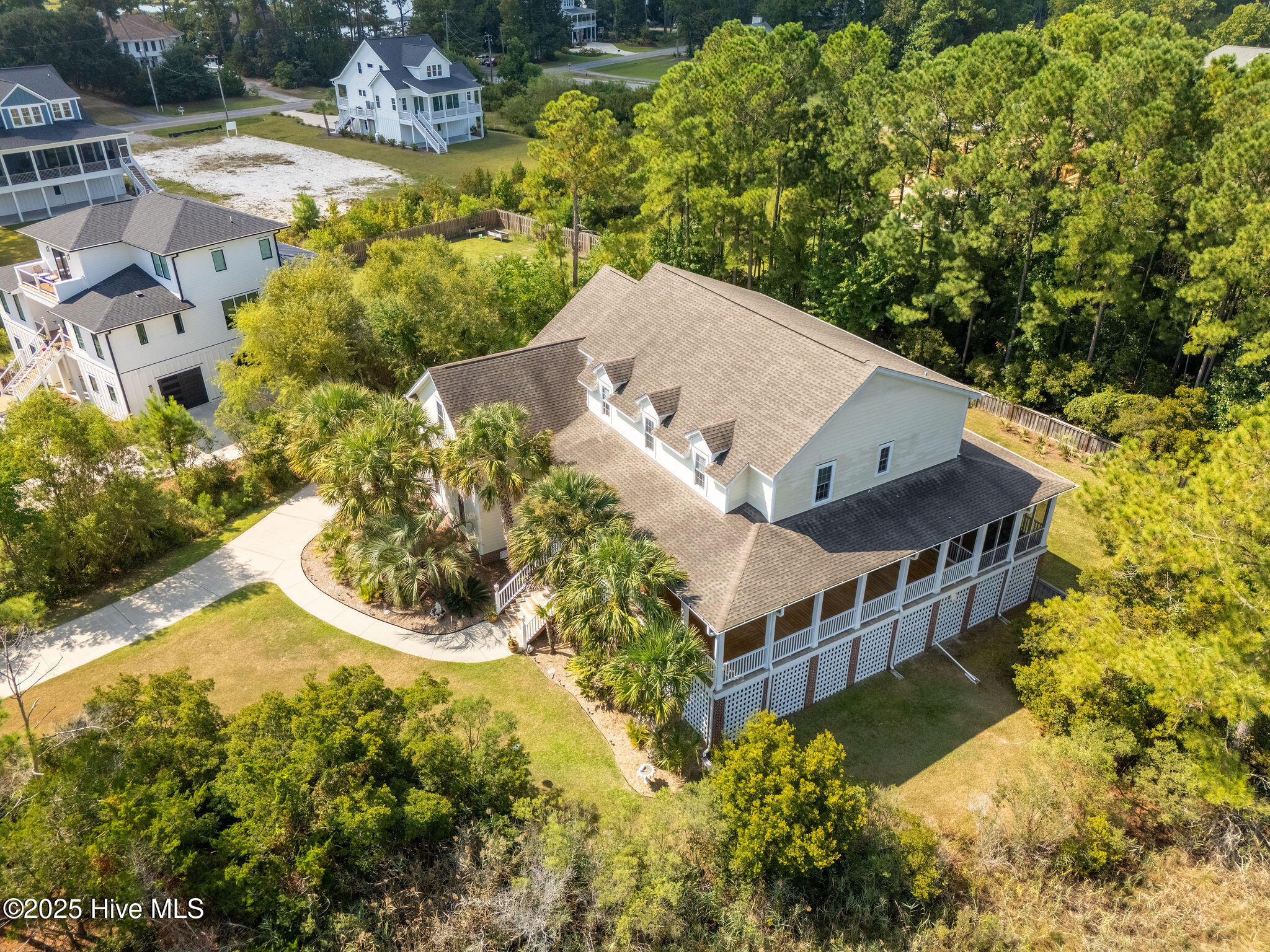 100532416 | Photo 66