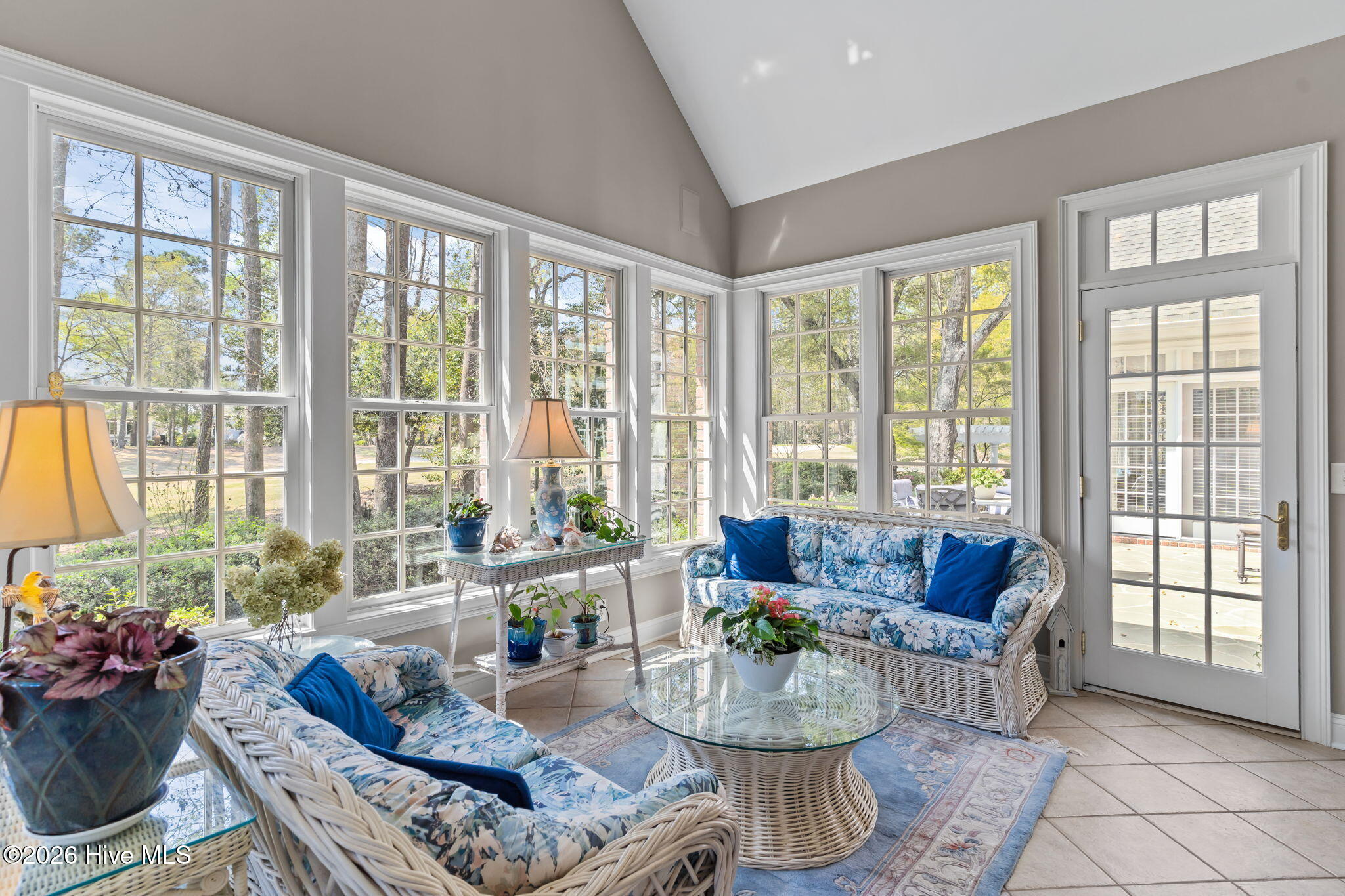 100564418 | Photo 27