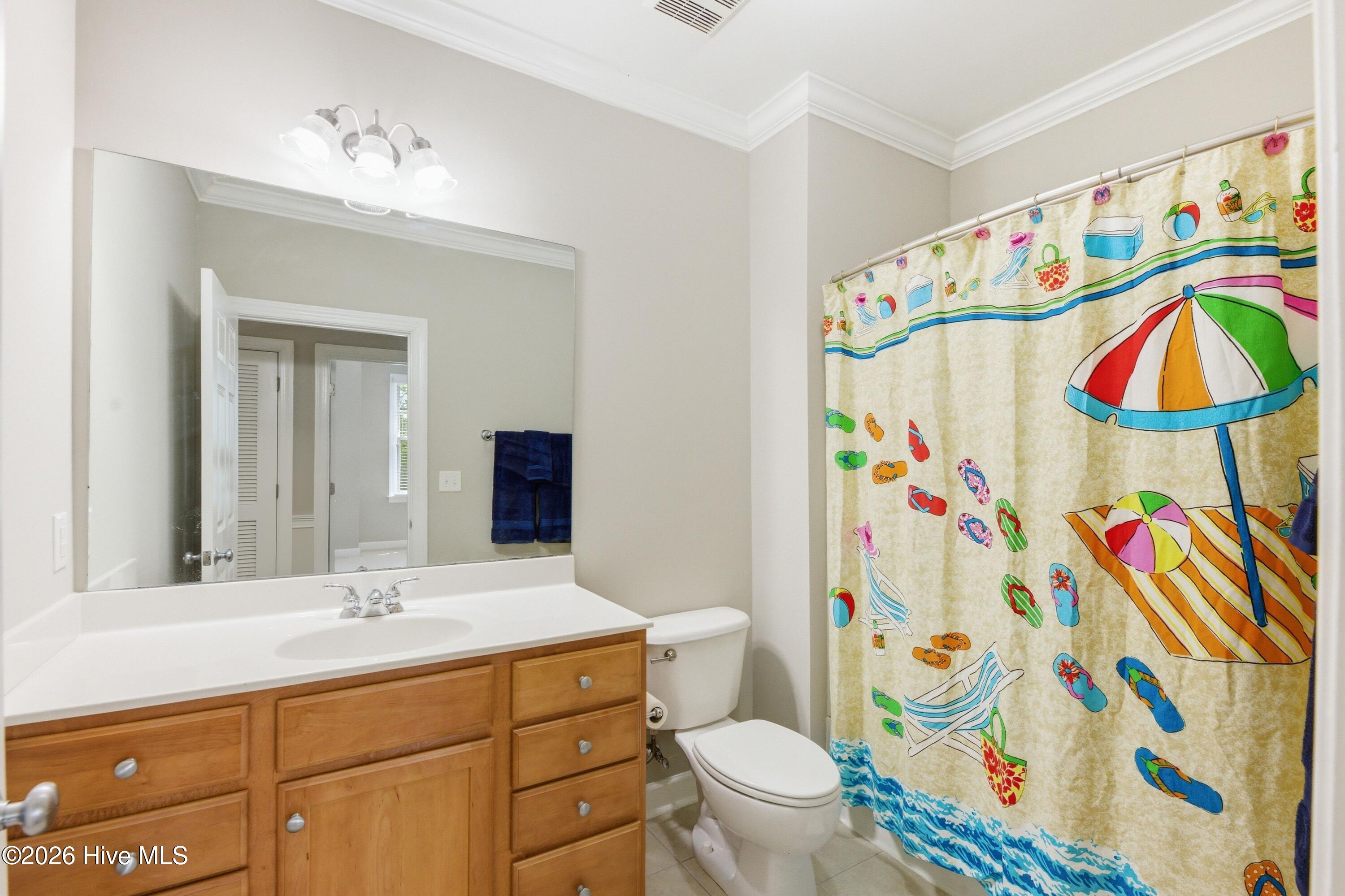 013_648_village_park_drive-13_563