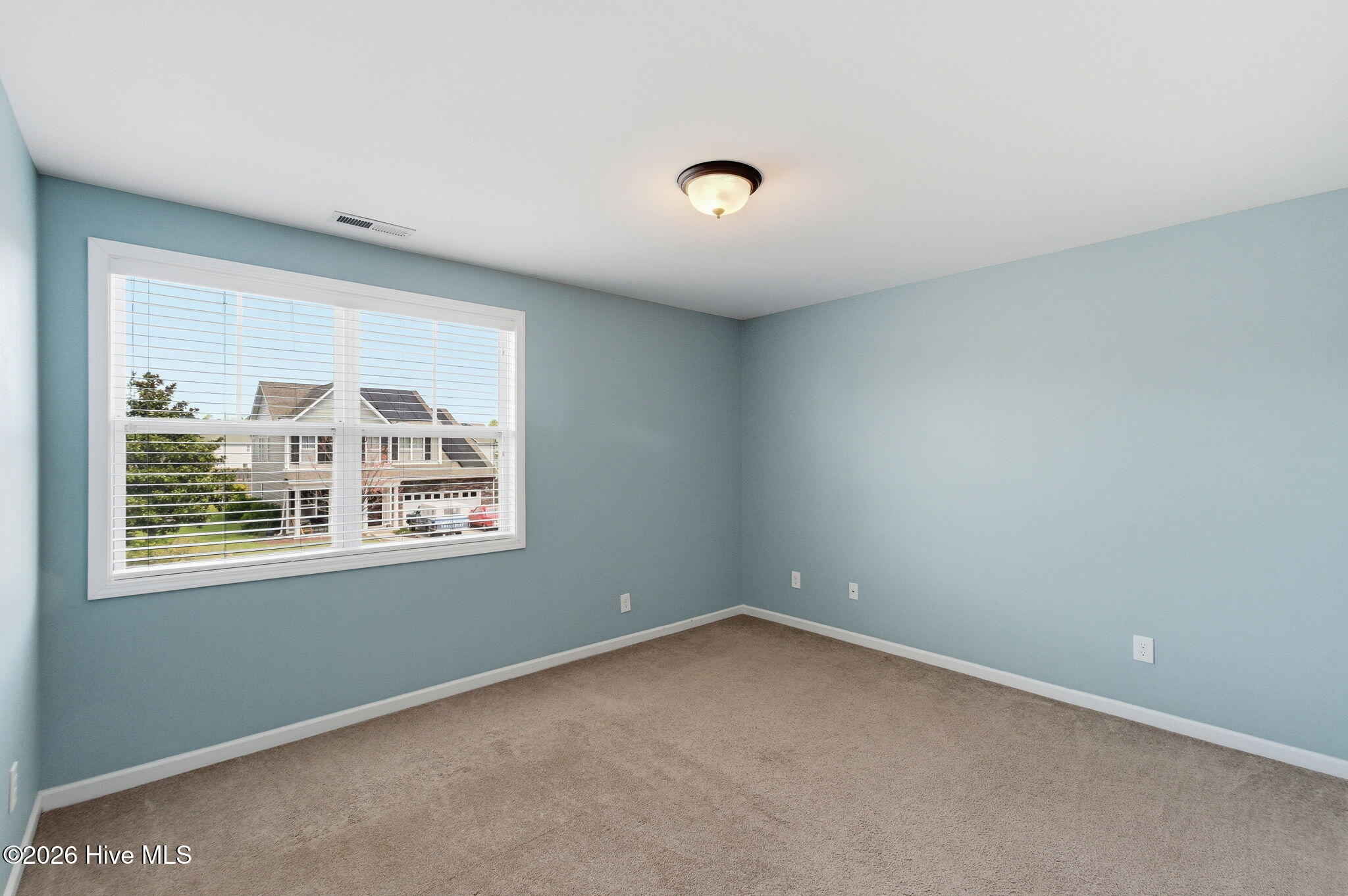 100565105 | Photo 22