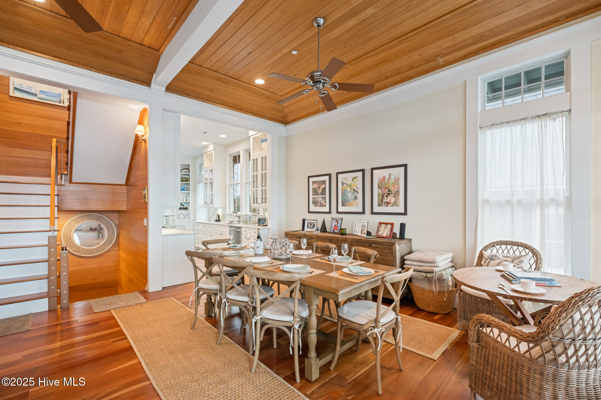 100492328 | Photo 15