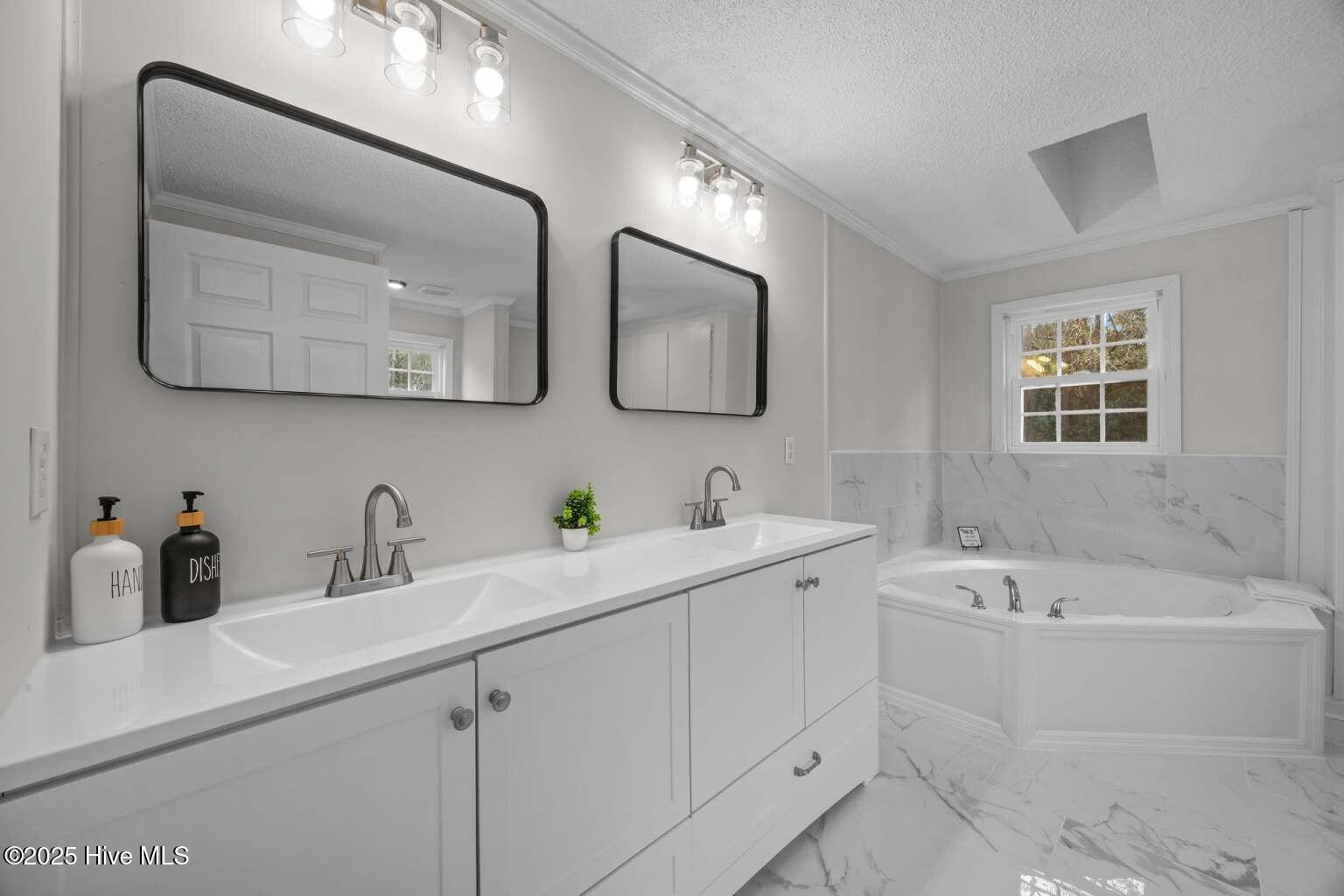 100544091 | Photo 15