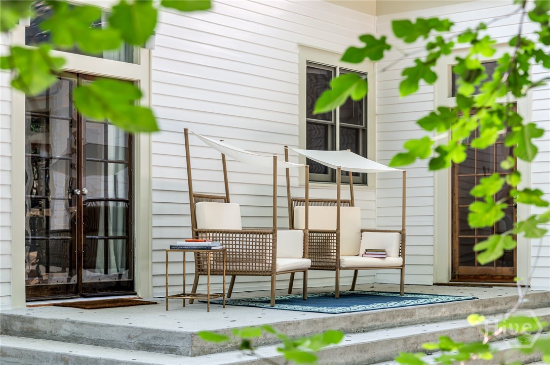 Sweet tea sipping and maybe some mint juleps in th