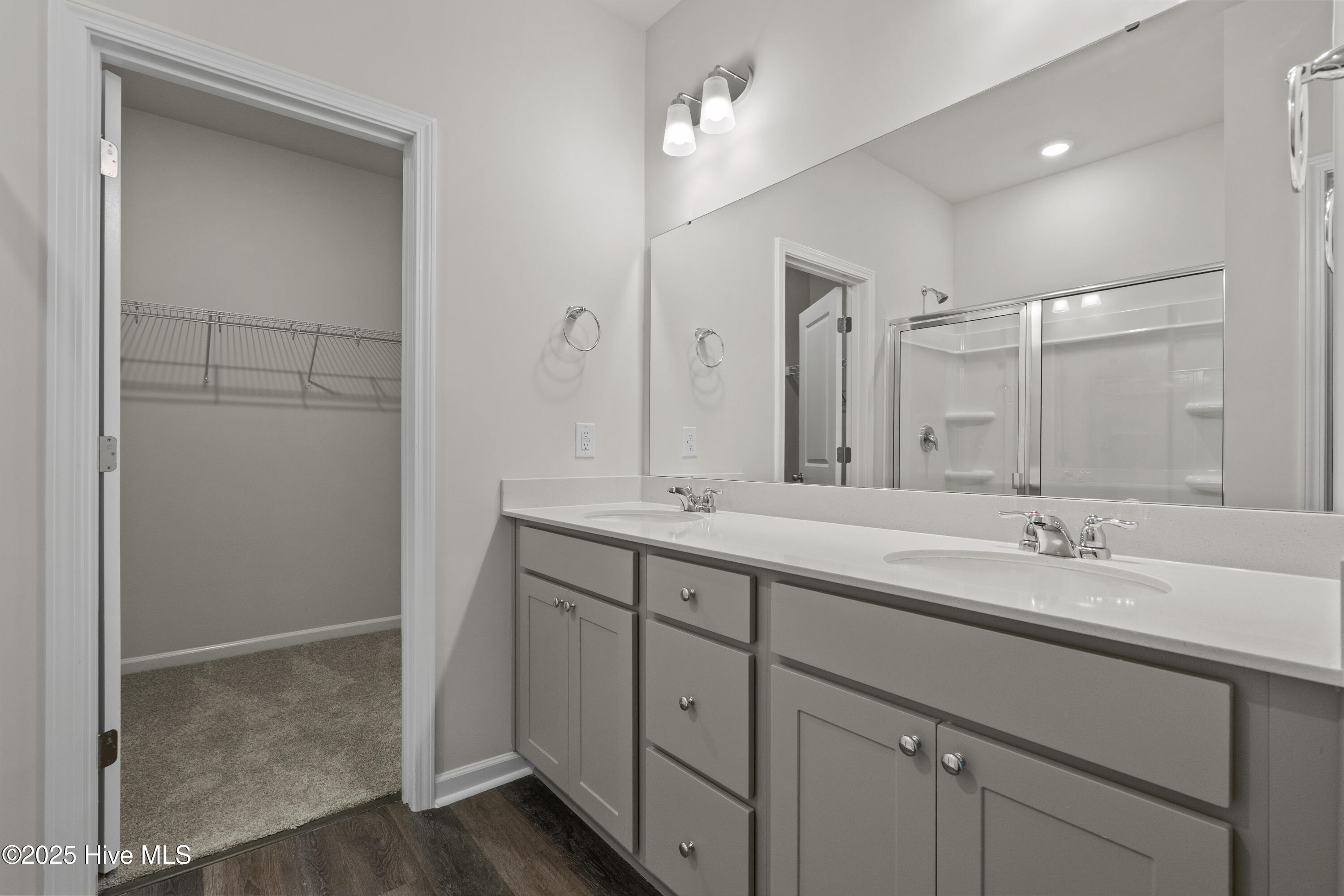 100536567 | Photo 21