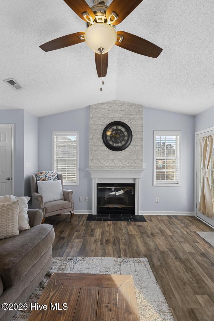 100553305 | Photo 11