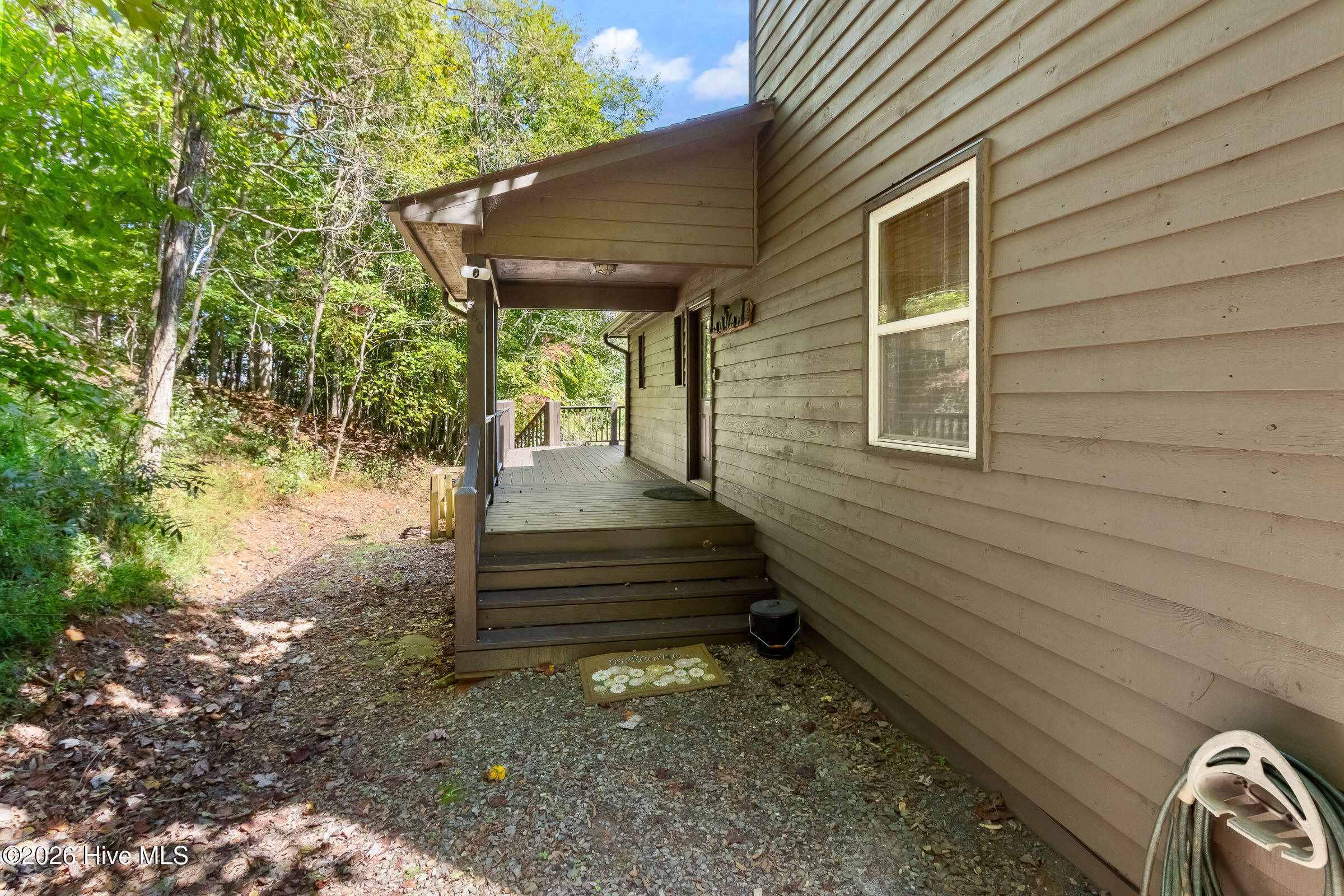Photo 2 of Single family home for sale at 660 Buck Ridge Dr, Murphy, NC 28906 | MLS# 100606360 | Listing updated on 2026-10-08