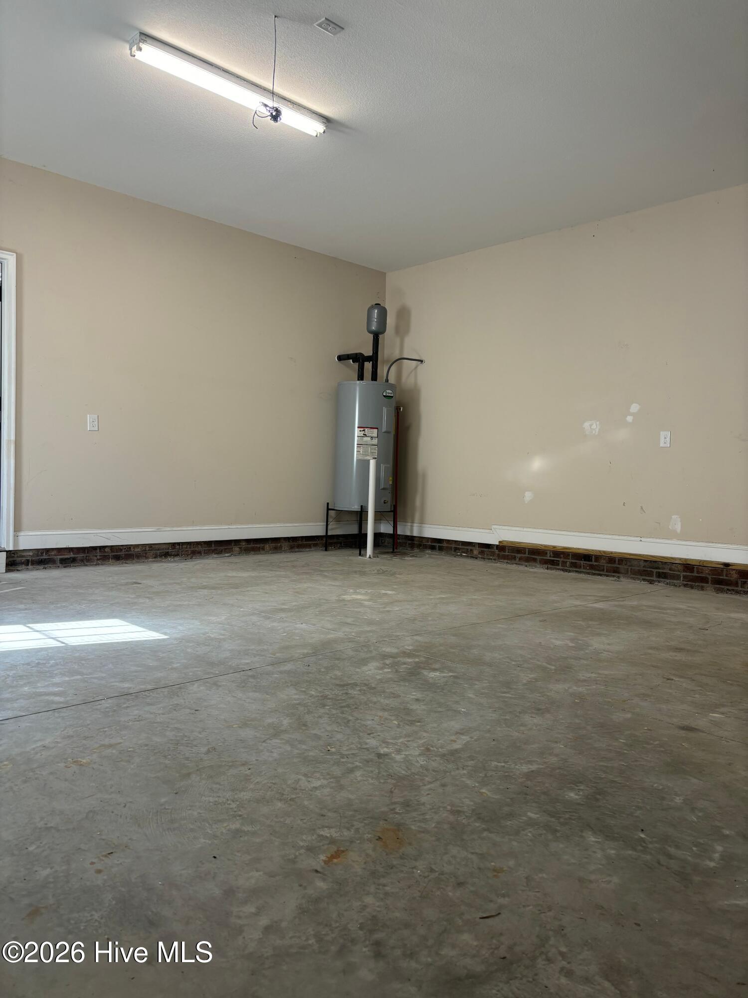 100557628 | Photo 45