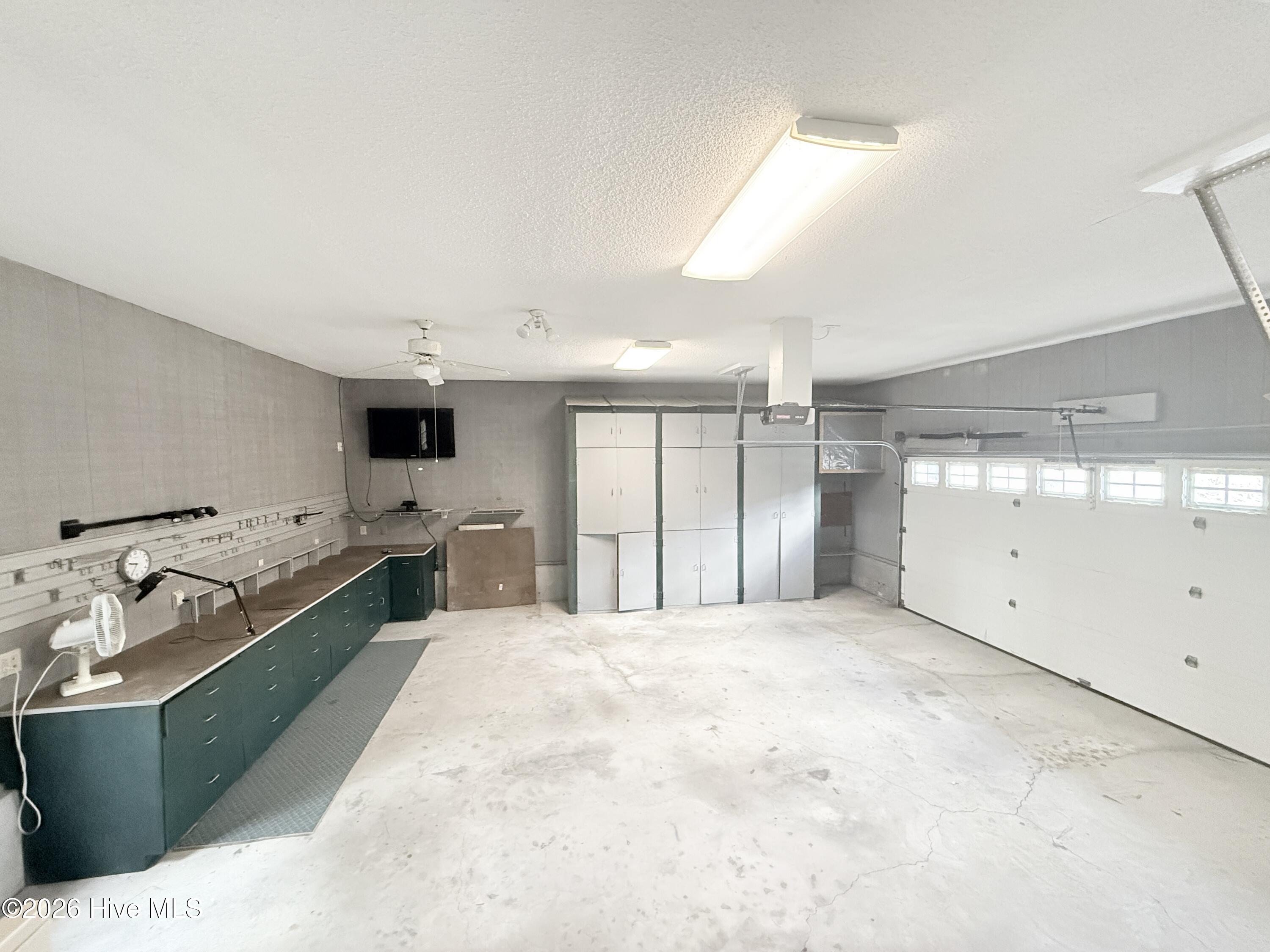 100554968 | Photo 30