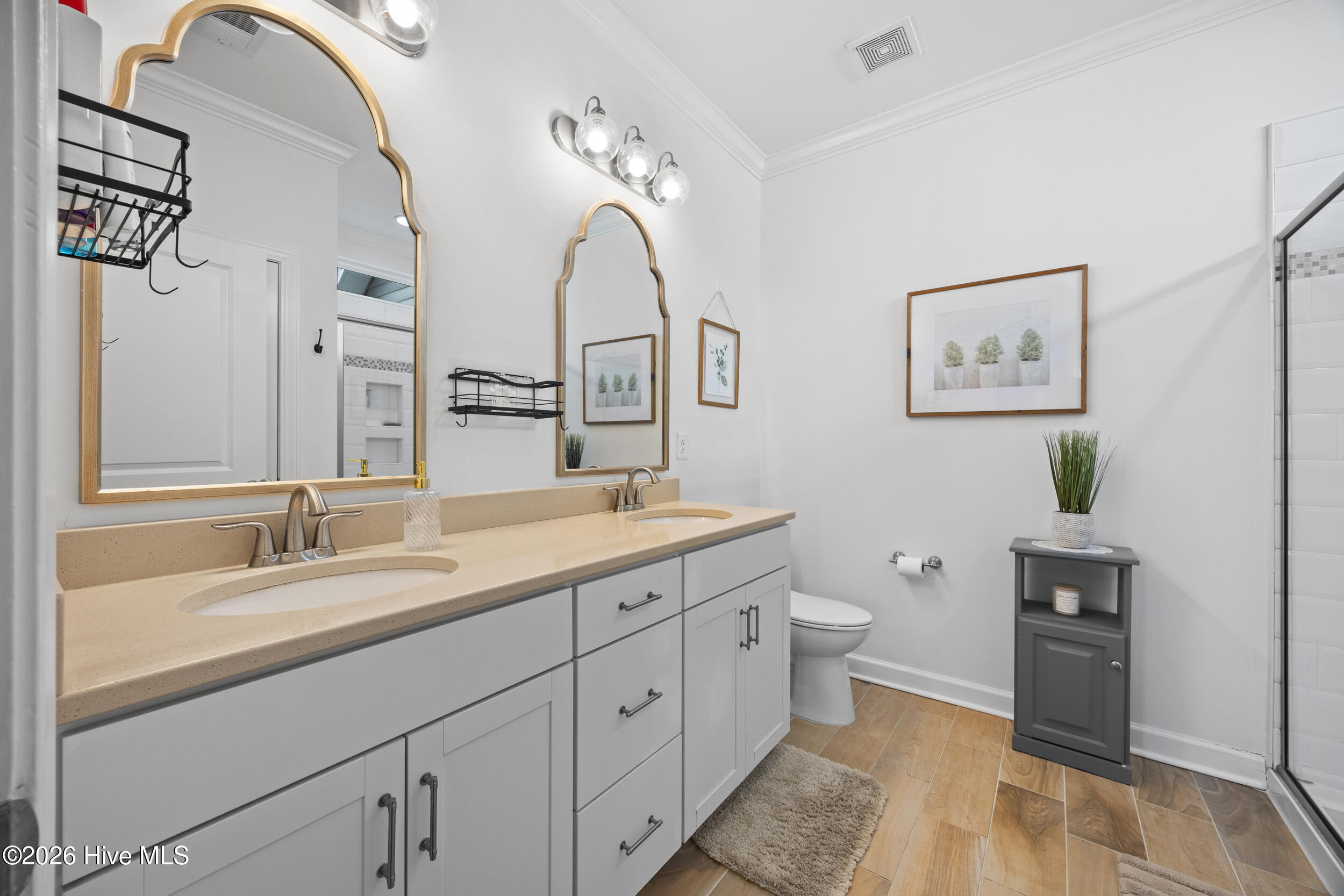 100555431 | Photo 26