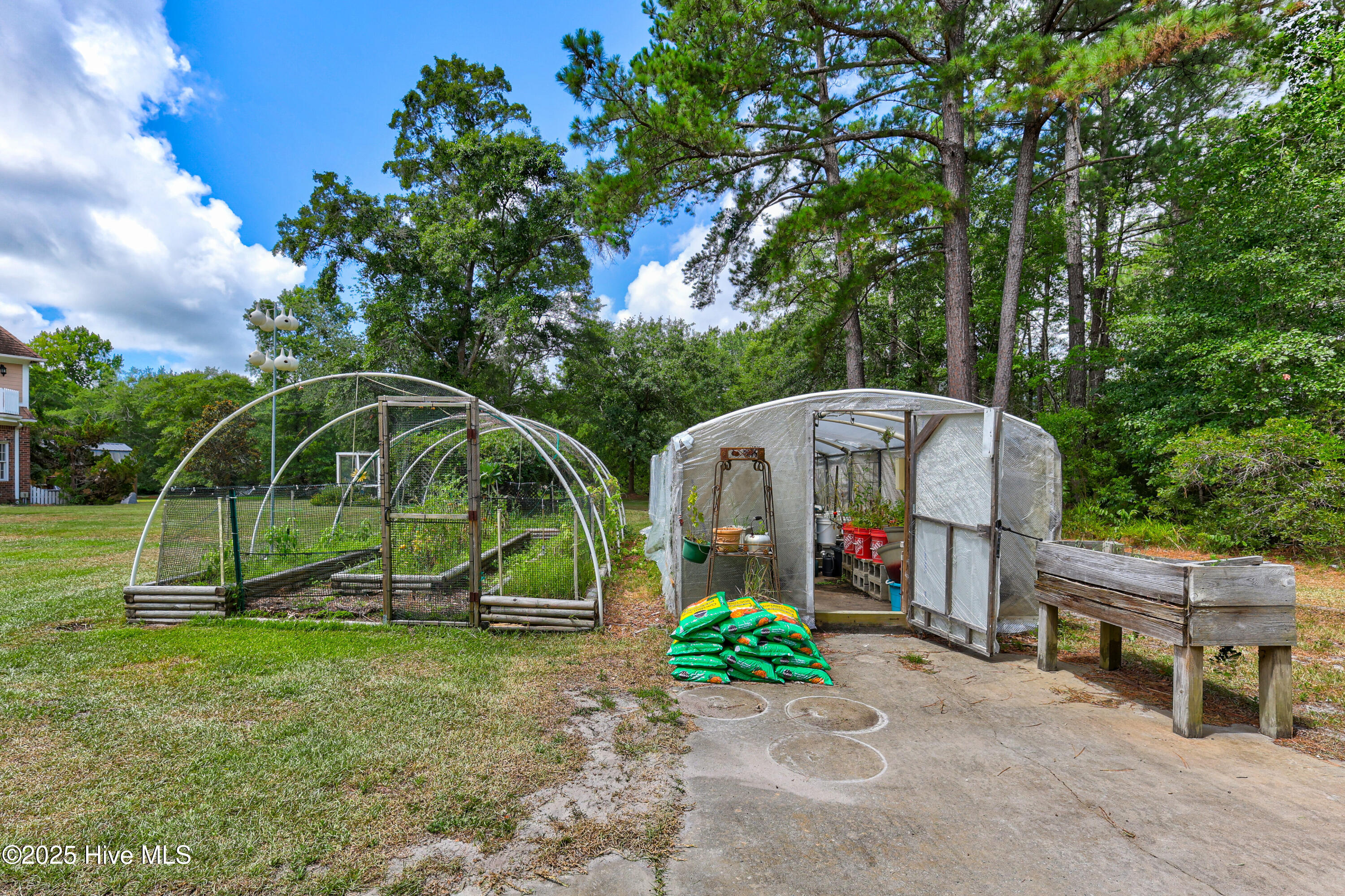 100562127 | Photo 75