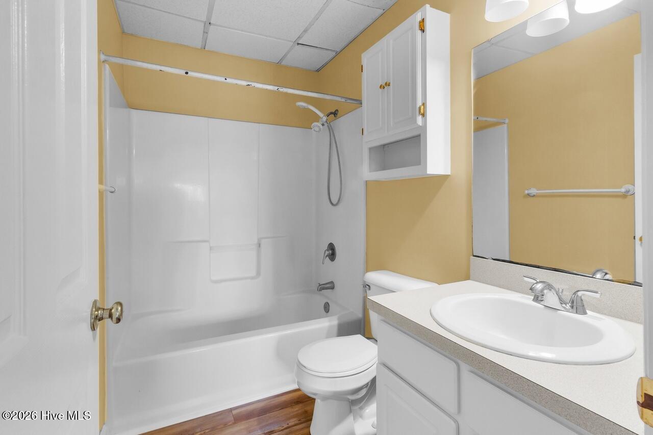 1 bathroom