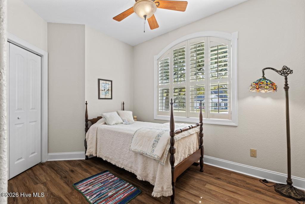 100564942 | Photo 41