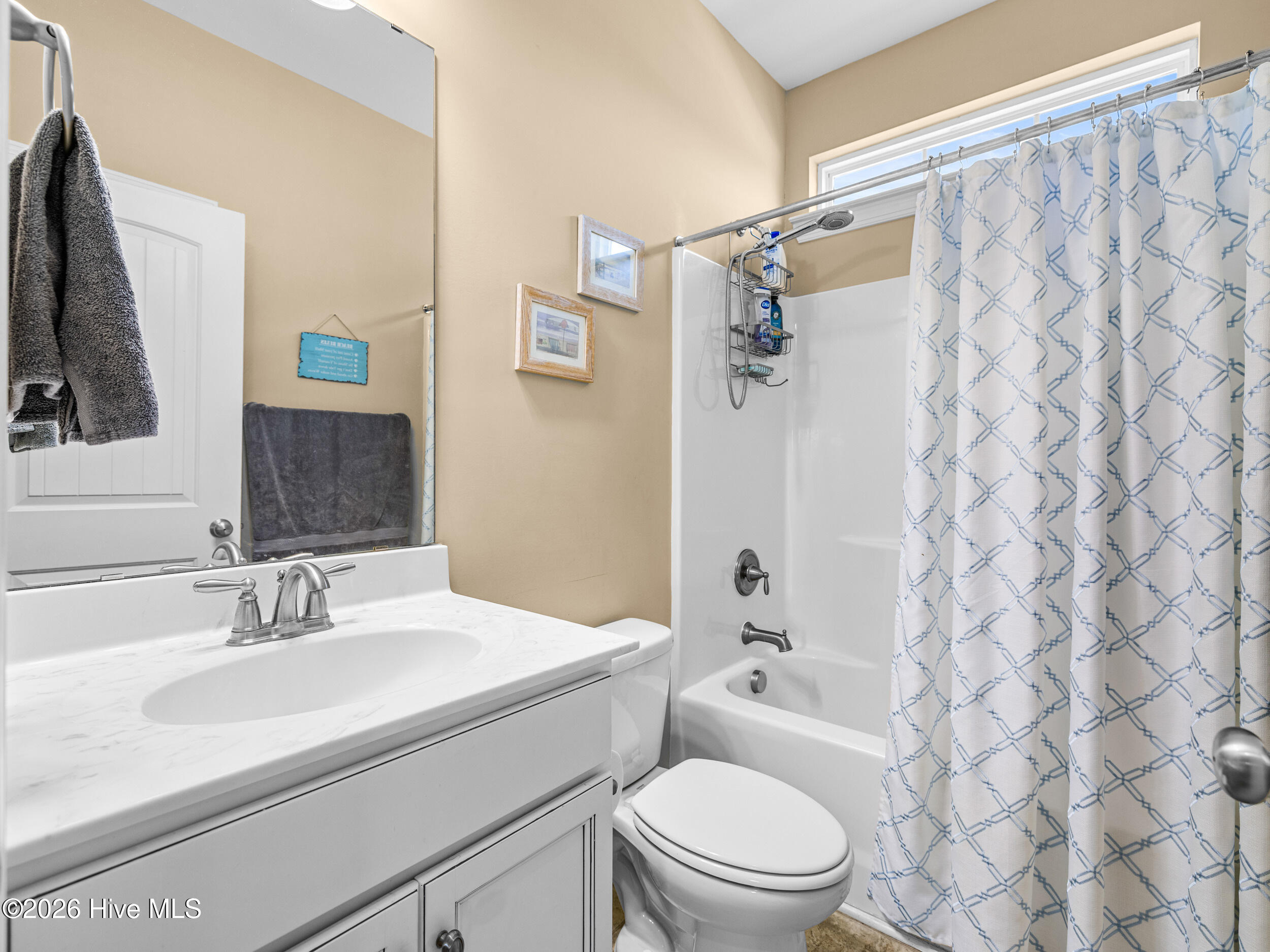 100562428 | Photo 47