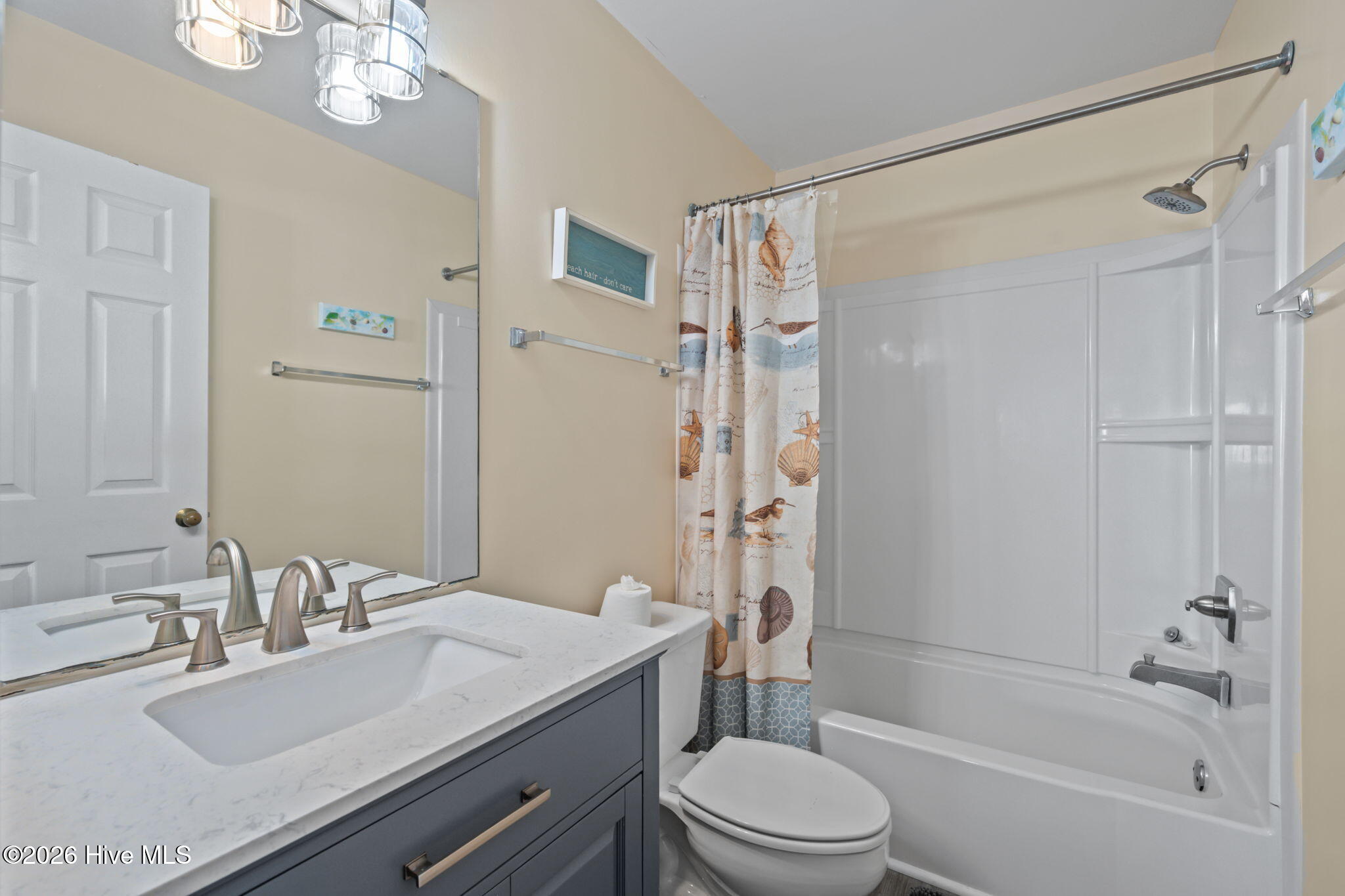 100562766 | Photo 24