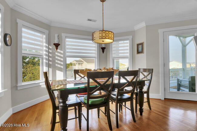 100552893 | Photo 26