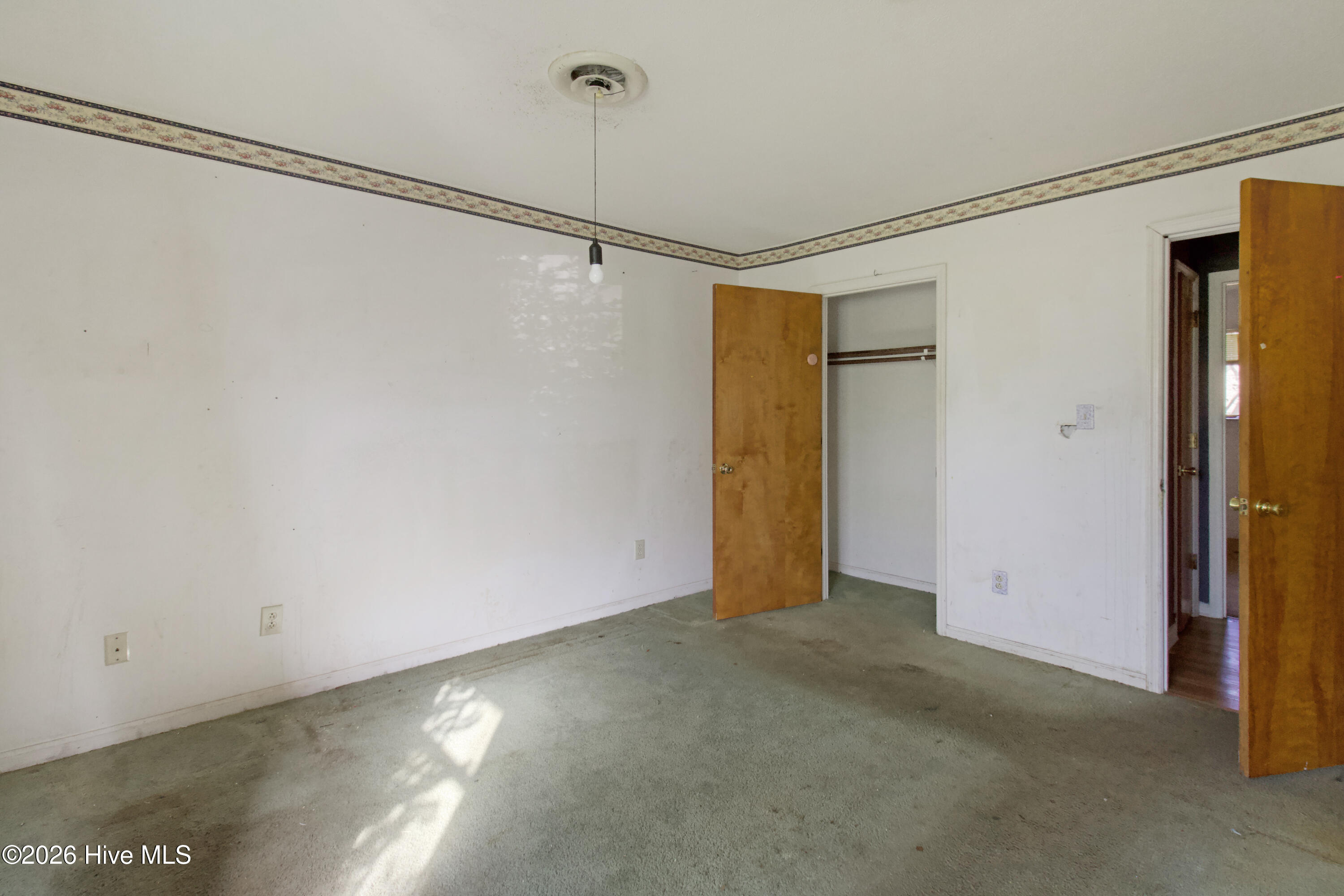 100547286 | Photo 21