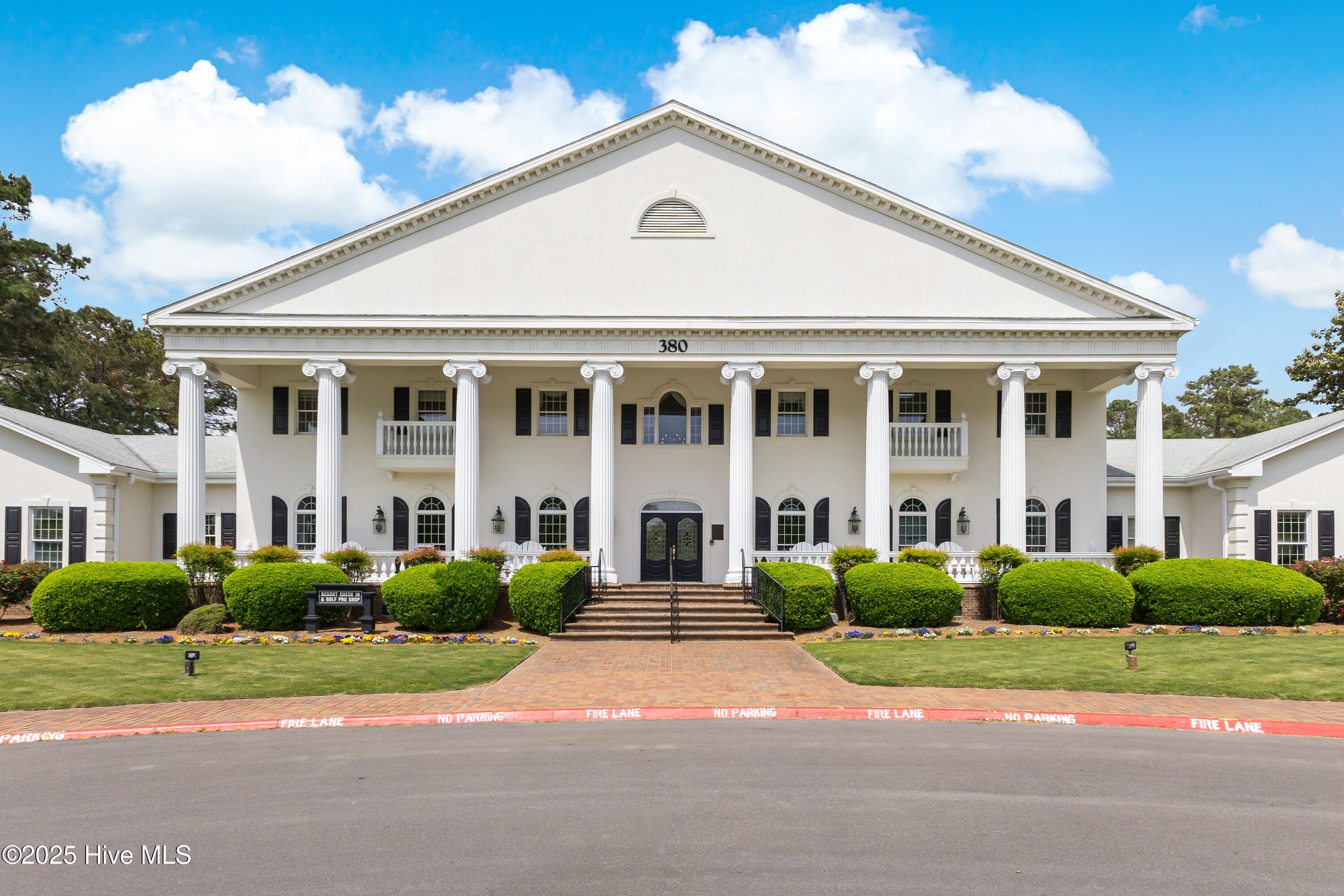 100512349 | Photo 43