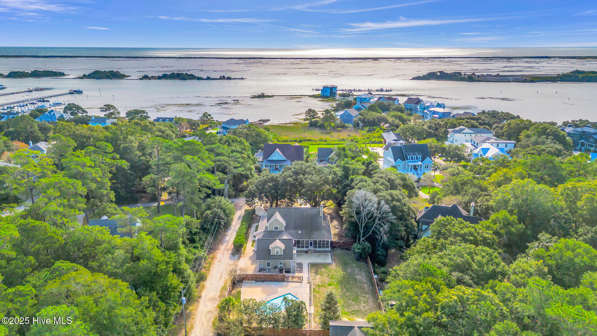 100532167 | Photo 72