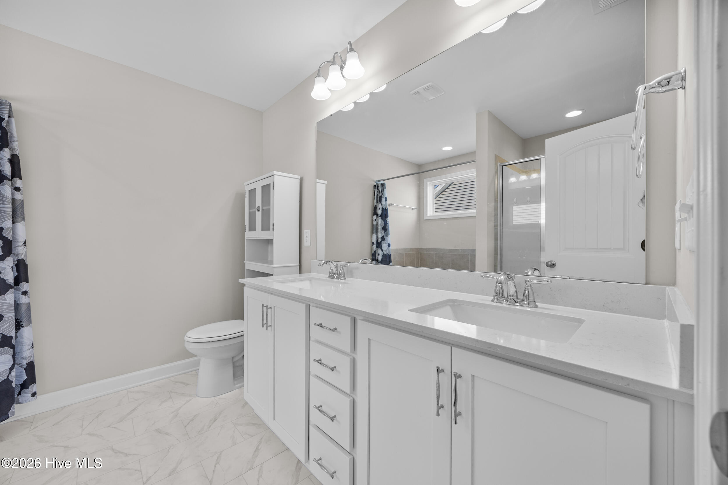 100569067 | Photo 17