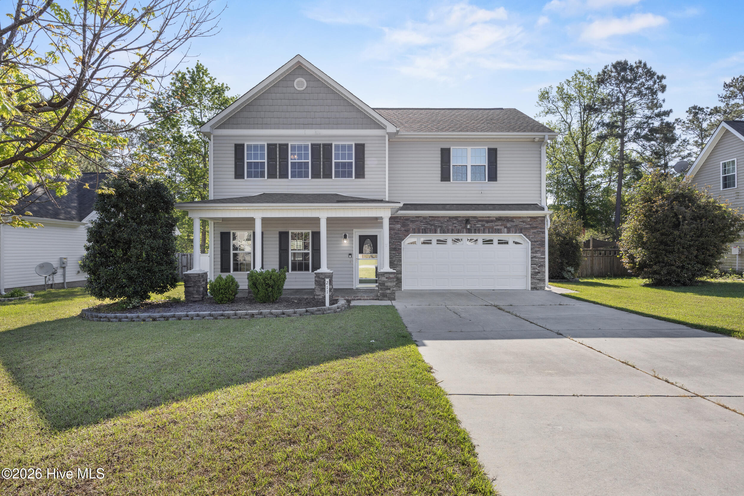211 Wedgefield Circle,Maple Hill