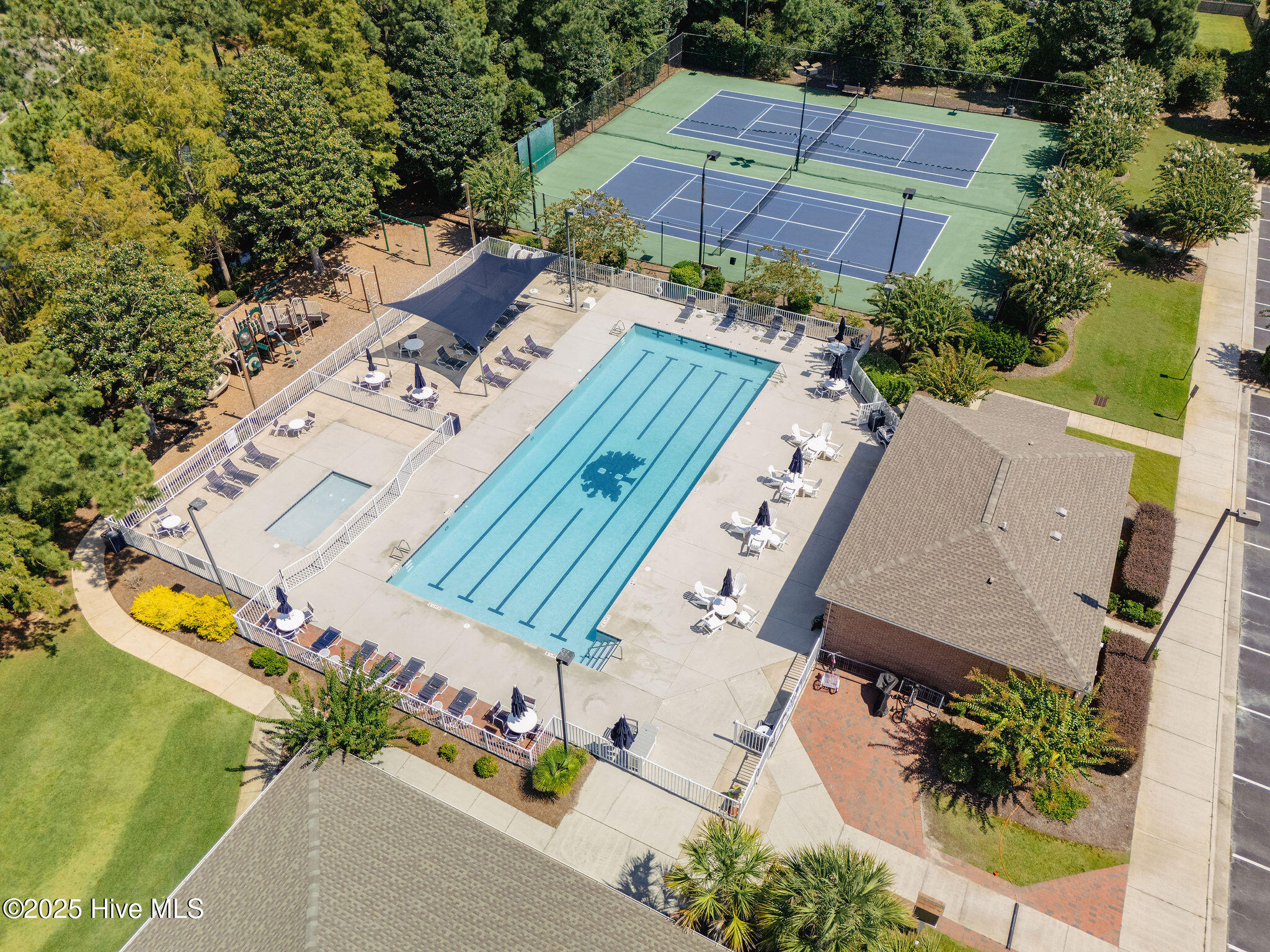 100532416 | Photo 84