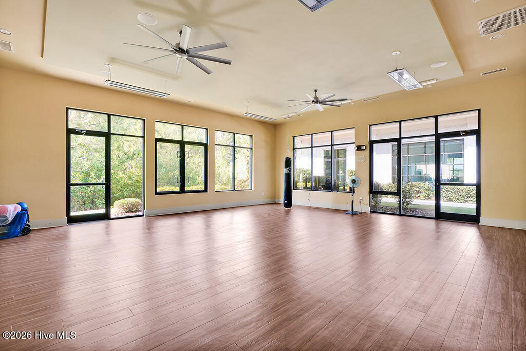 100555055 | Photo 86