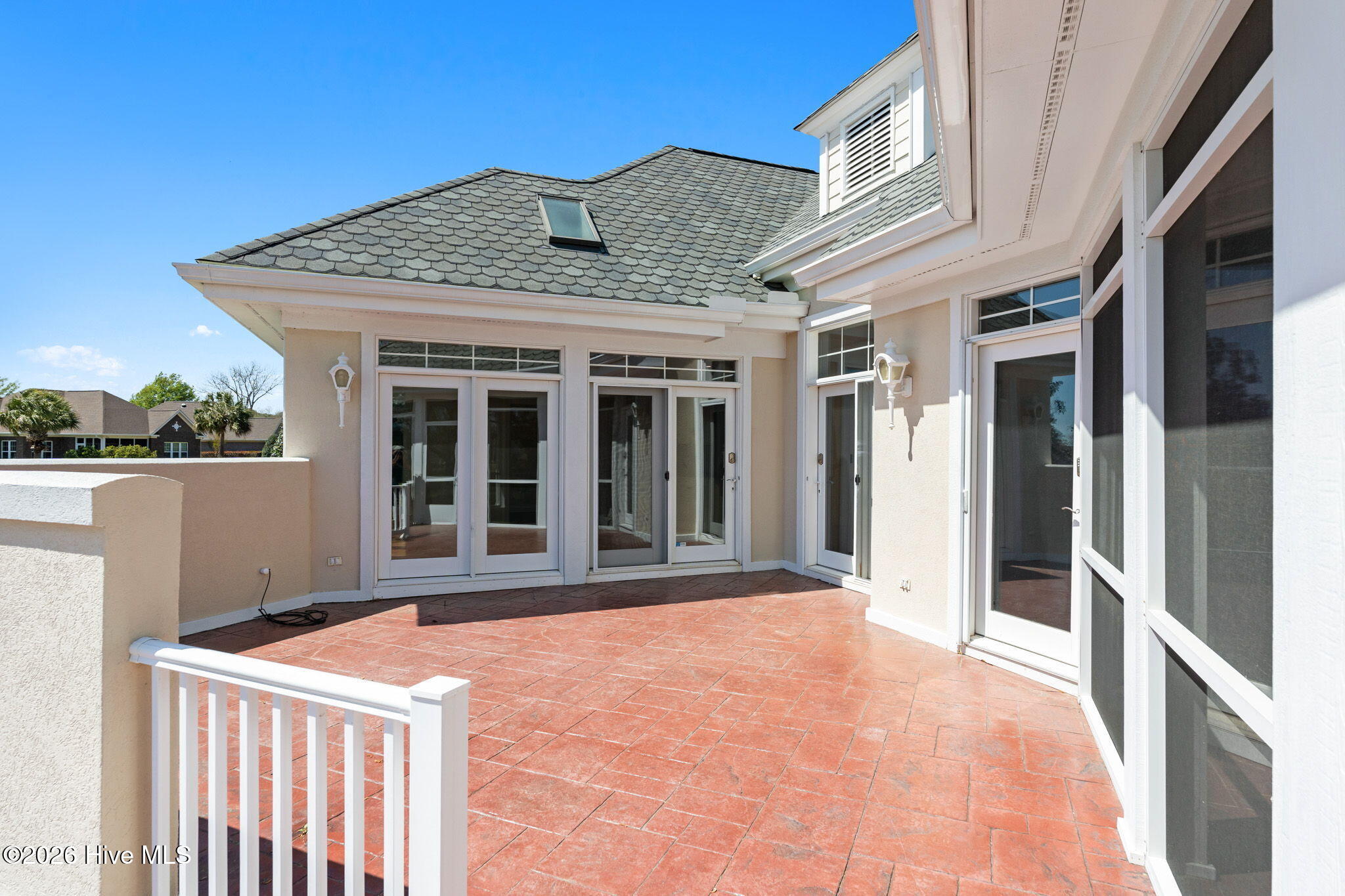 100564967 | Photo 48