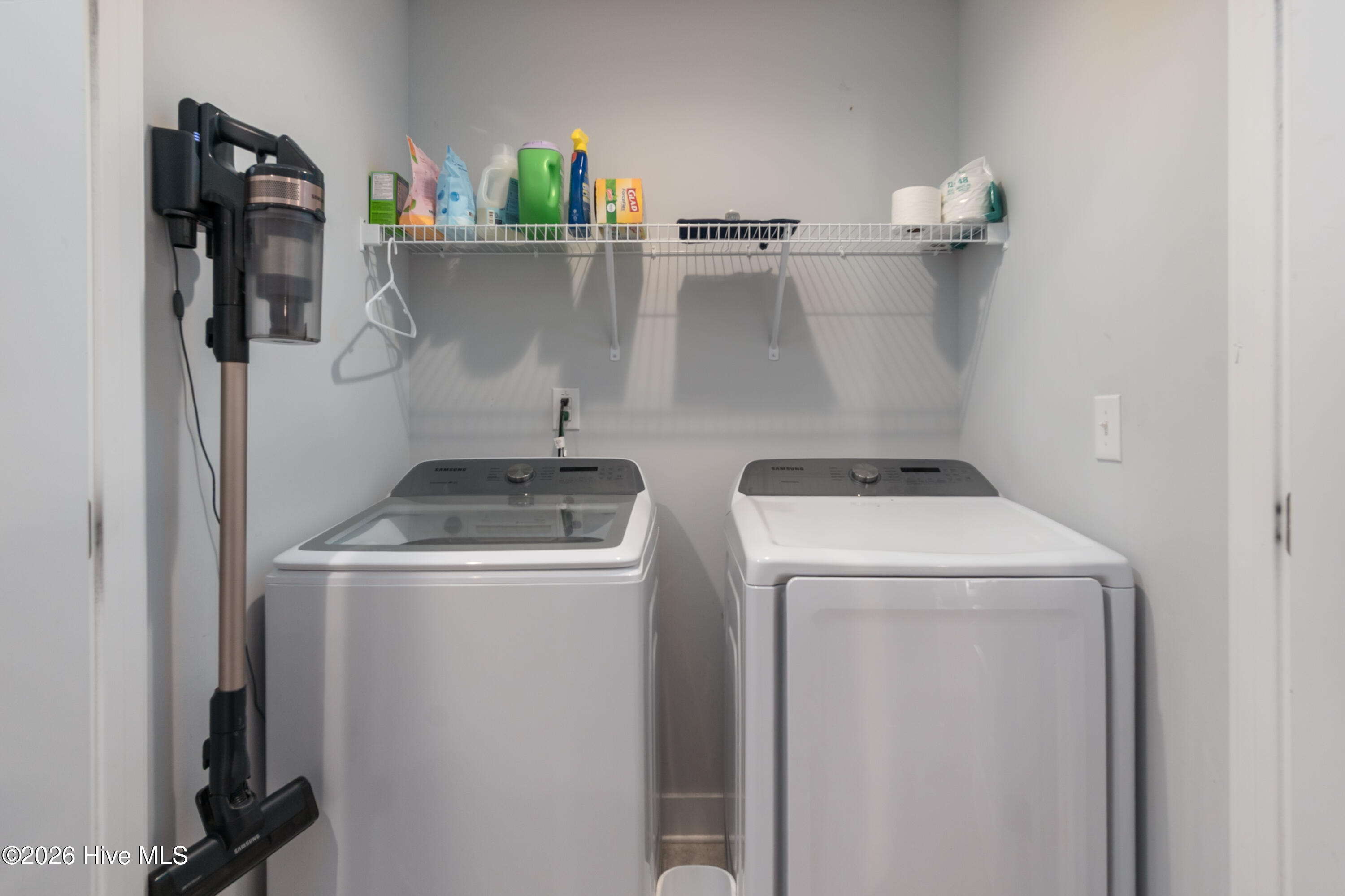 100558497 | Photo 42