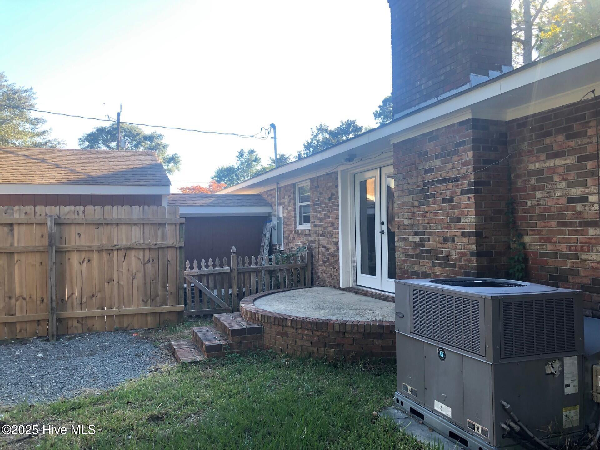 100533796 | Photo 43