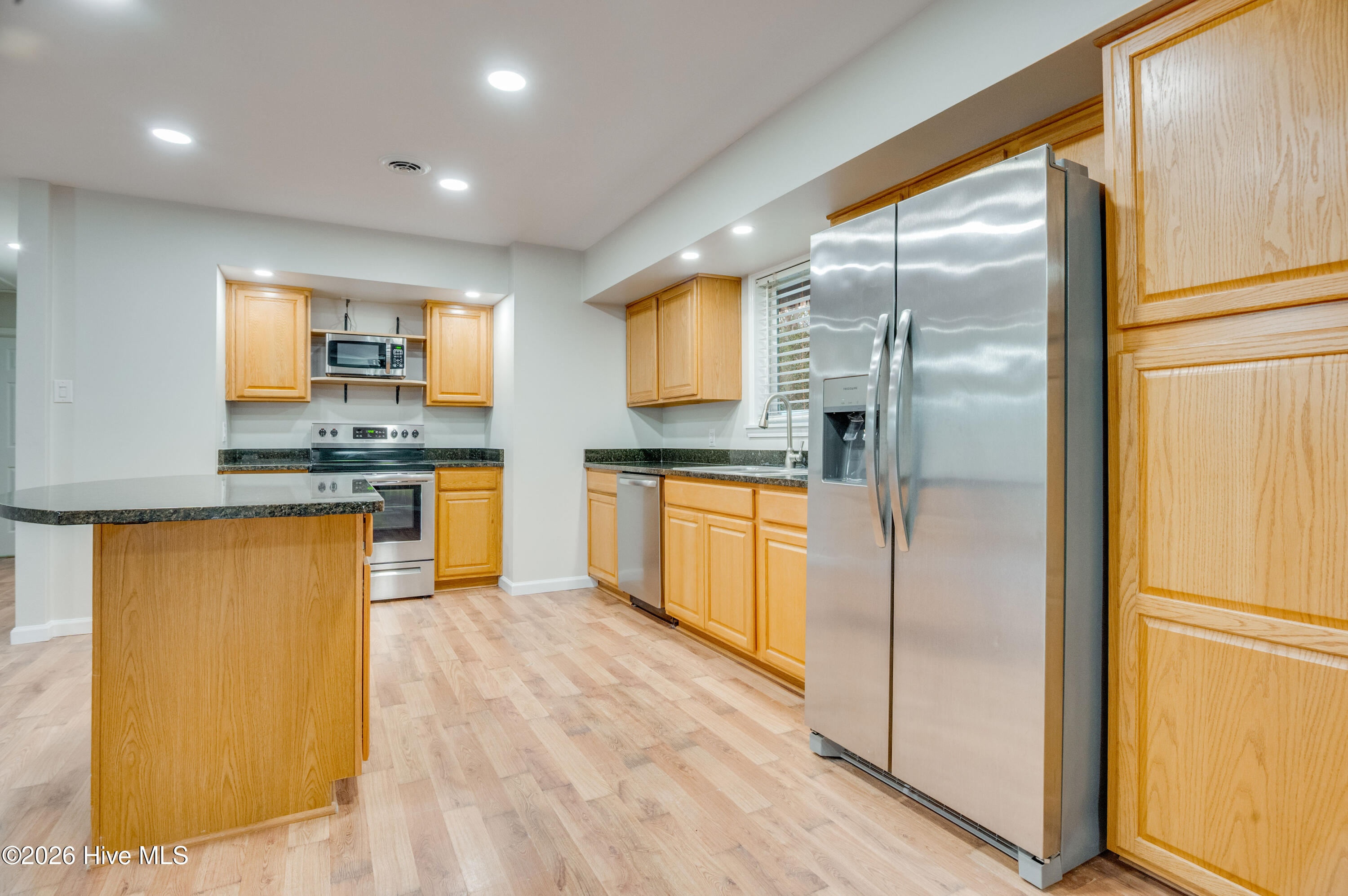 100547210 | Photo 10