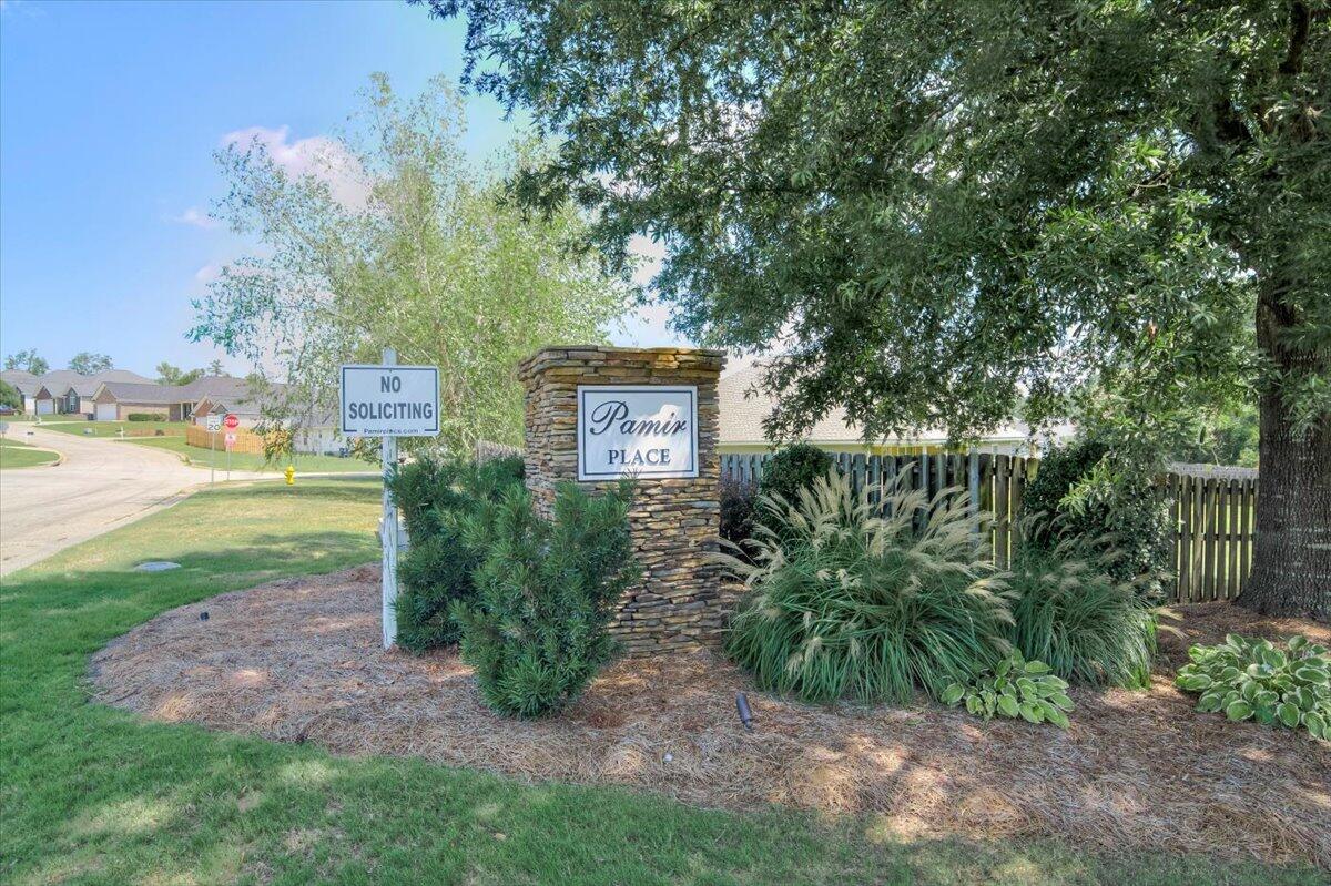 789 Michelle Court